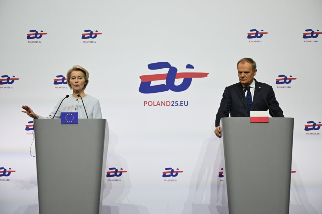 1738945113-Ursula-von-der-Leyen-in-Donald-Tusk-1024x683.jpg