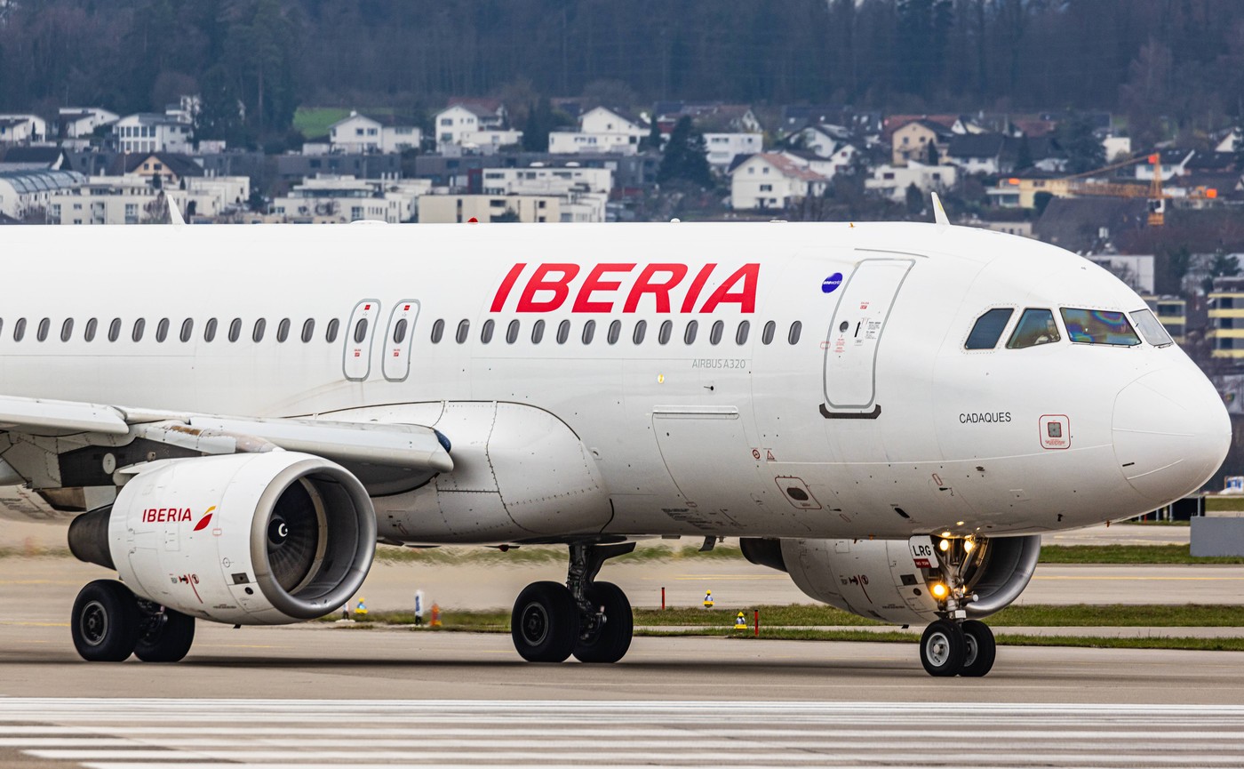 Iberia, Airbus, A320-214, letališče. Zürich, Švica