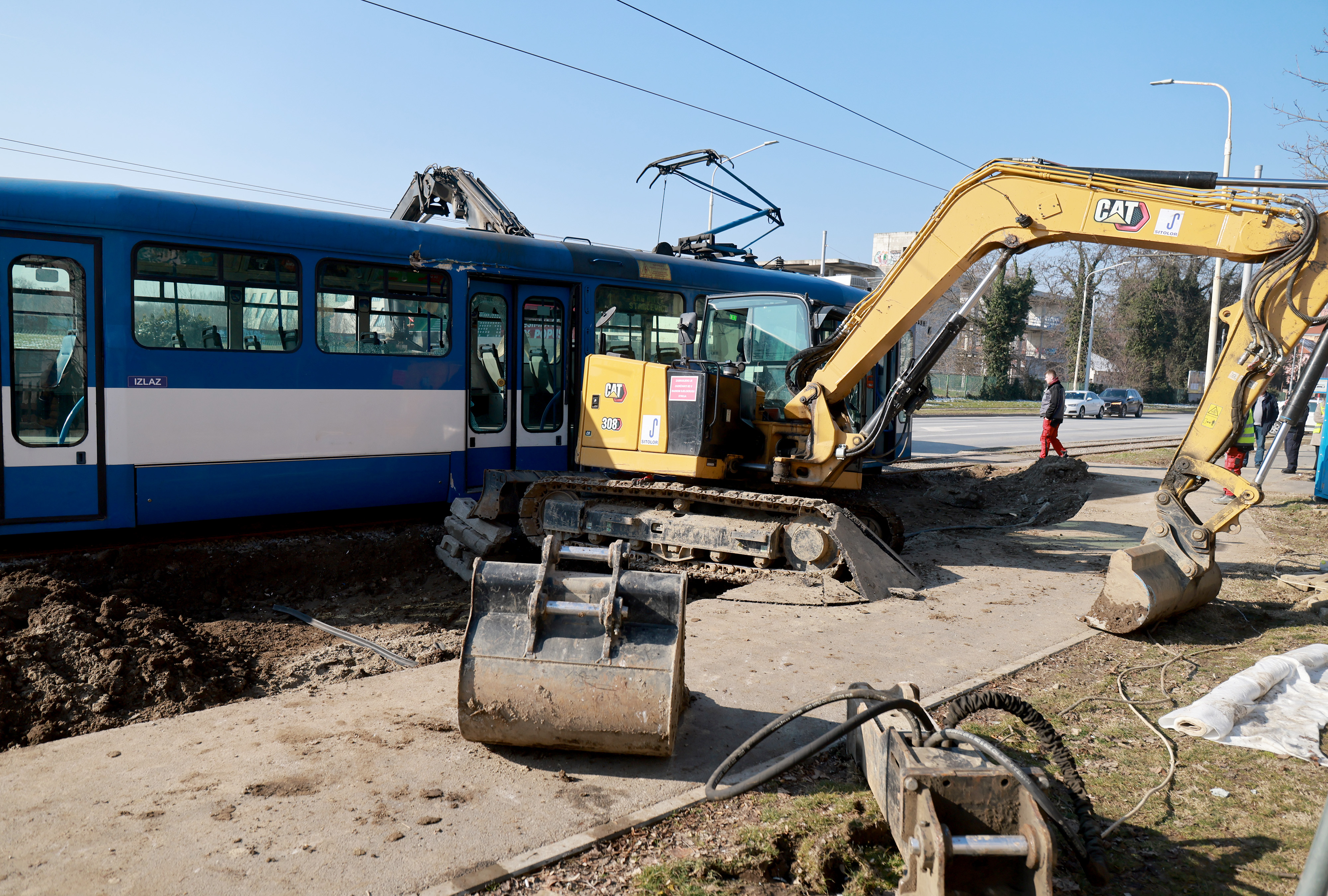 Nesreča bagra in tramvaja v Osijeku (Foto: Davor Javorovic/PIXSELL/F.A.BOBO)