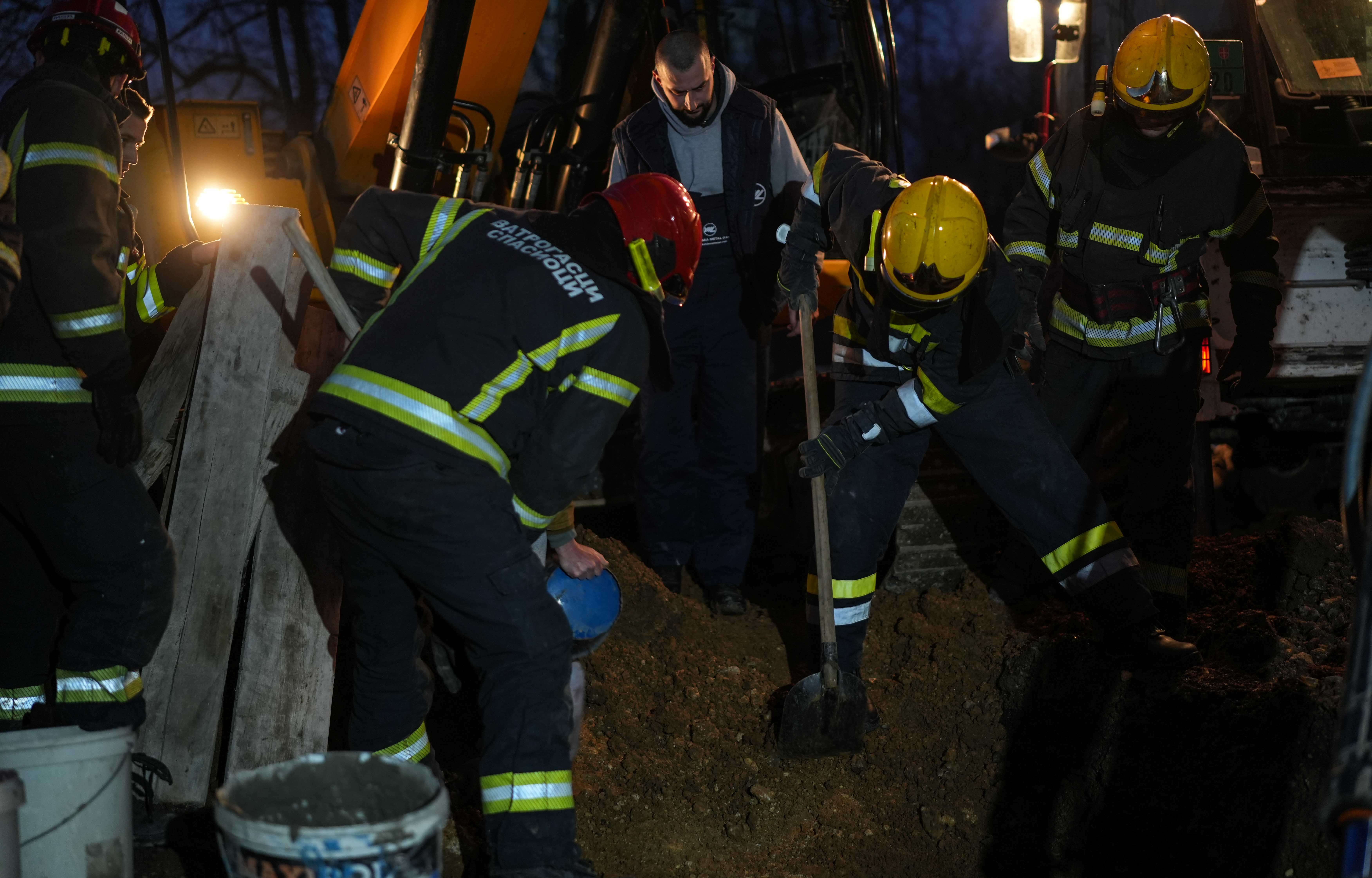 kopanje kanala, toplovod, srbija, lazarevac