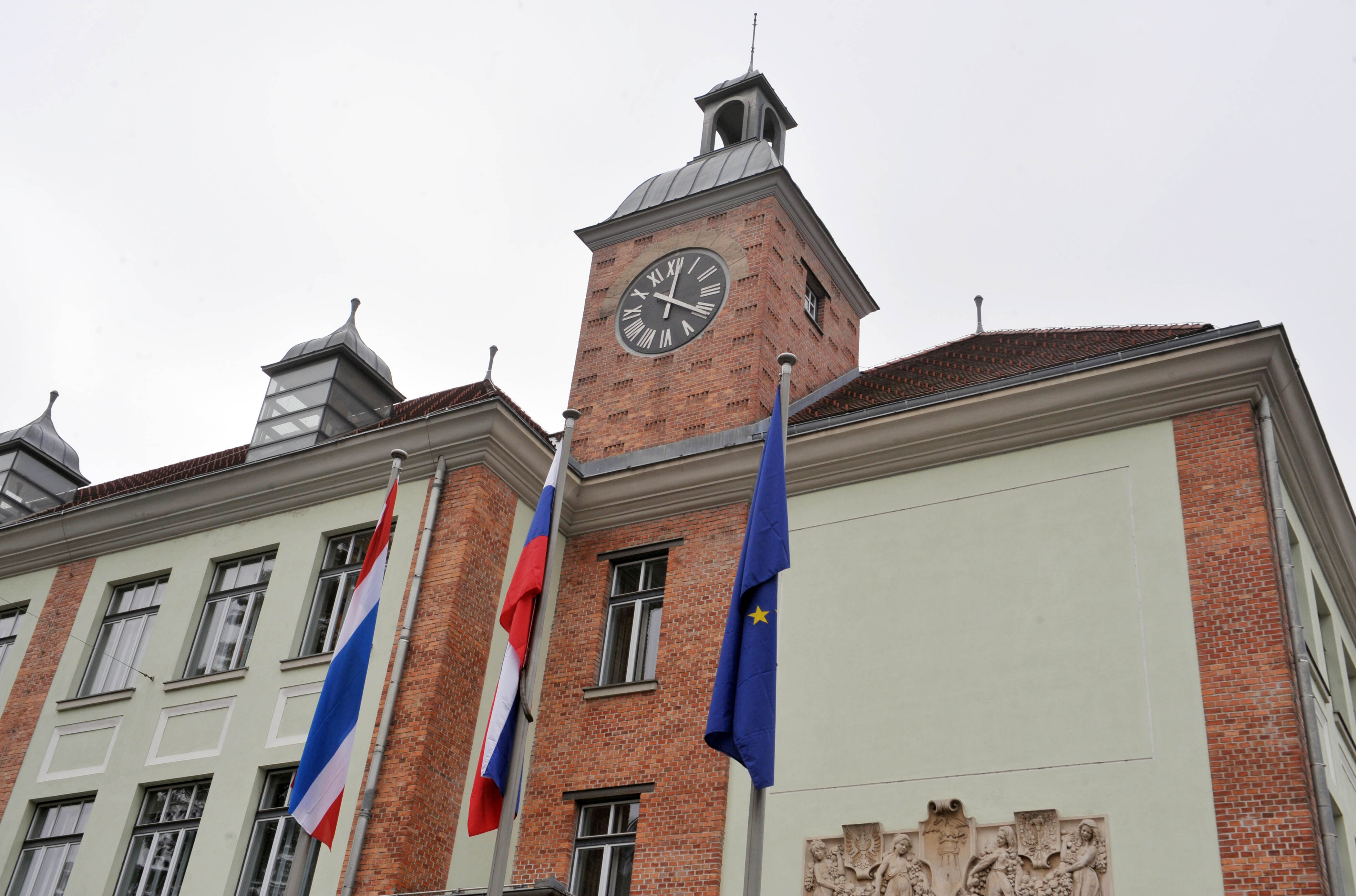 MLADIKA ARHITEKTURA STAVBA MZZ RS