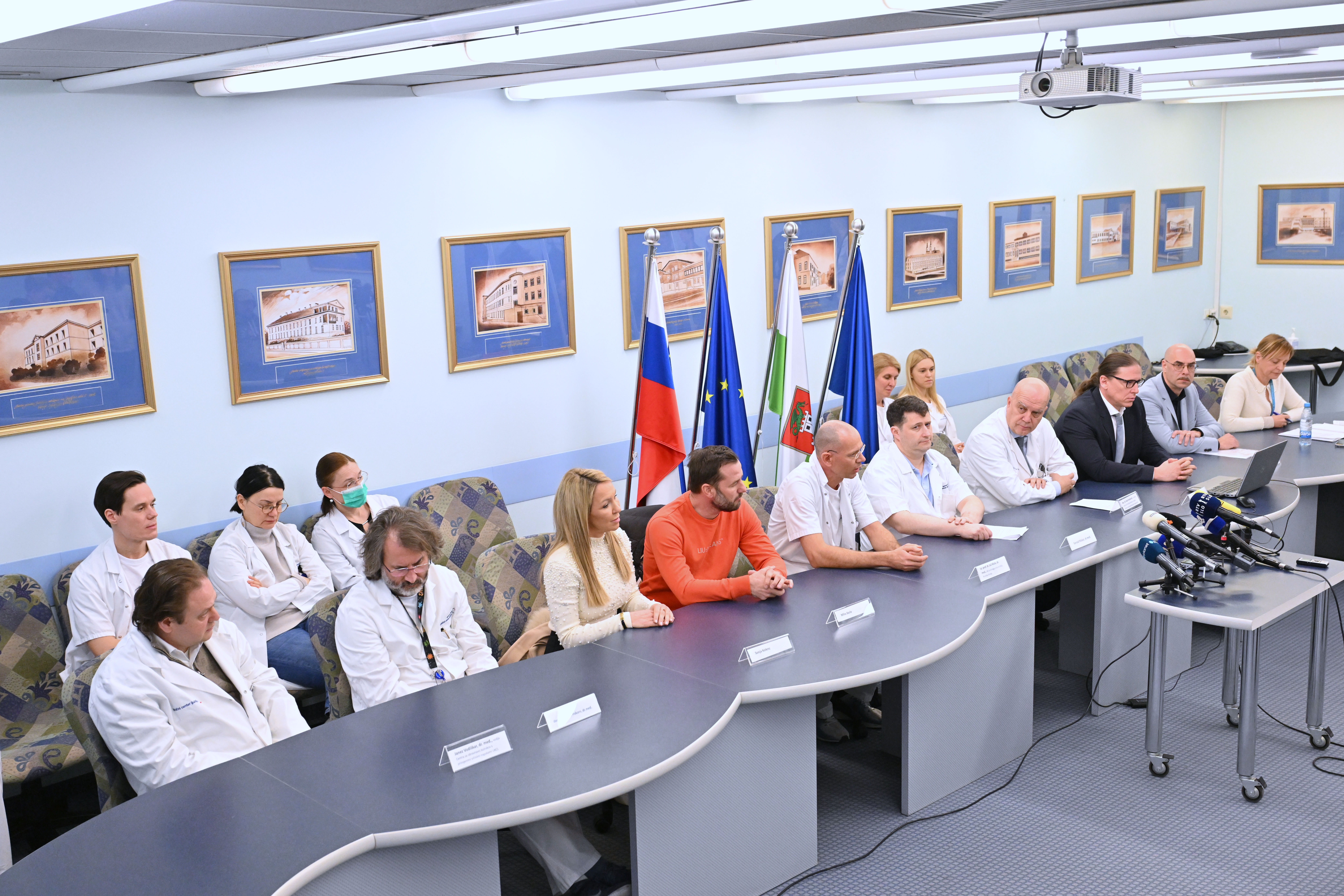 novinarska konferenca, transplantacija srca, srce, otrok