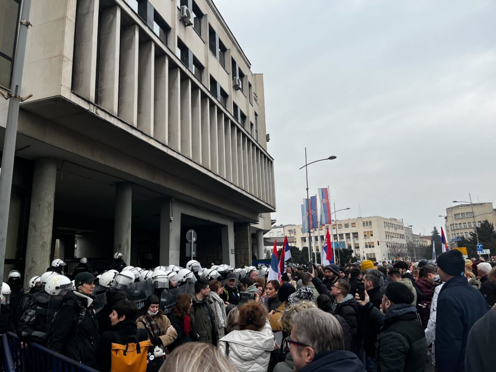 novi sad, protest, policija