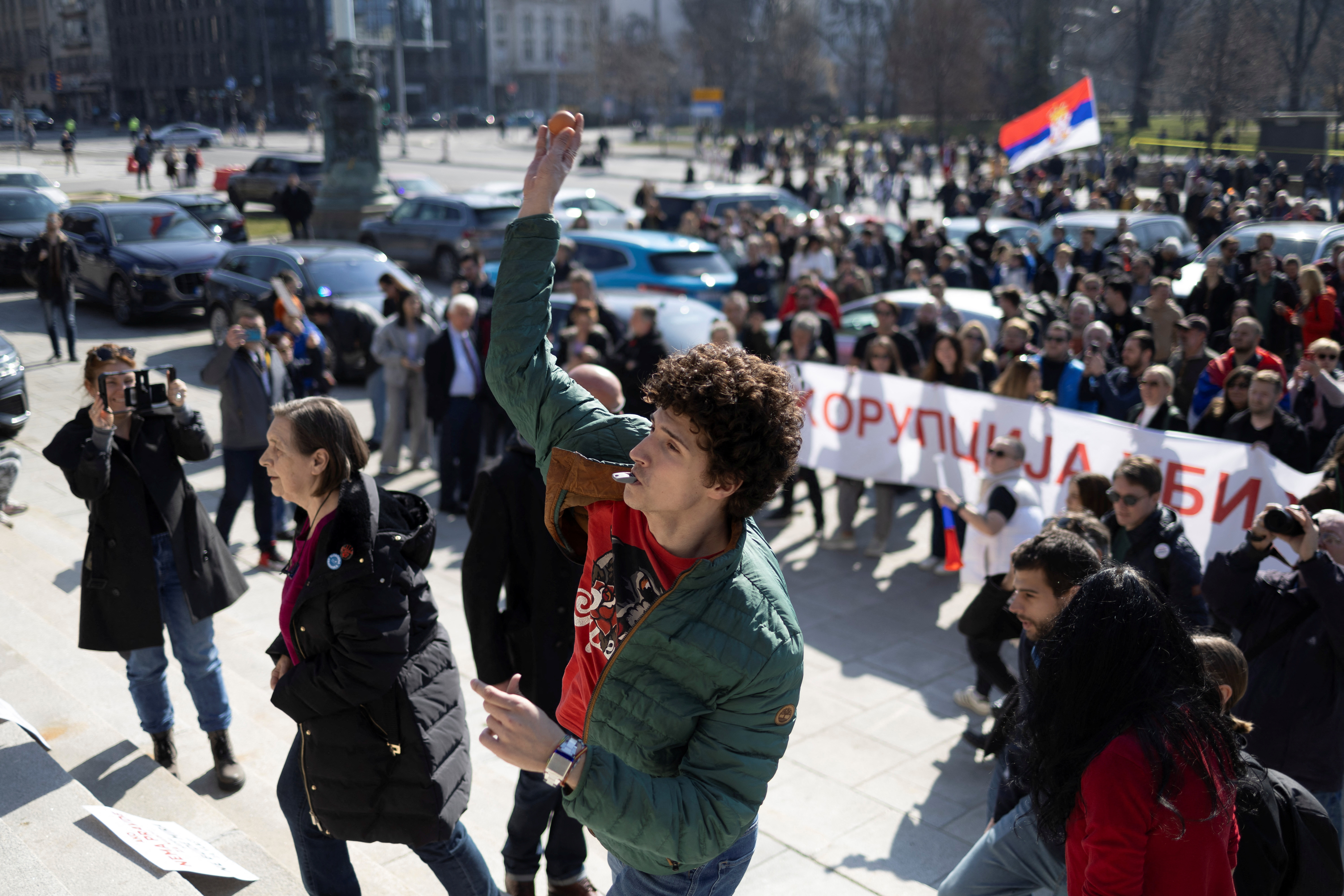 jajca, srbija, parlament, protest