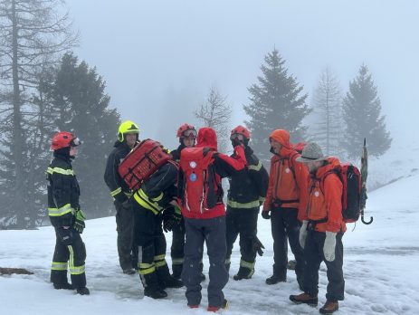 grs_kamnik-intervencije-velika_planina-10_03_2025-foto_tomaz_tislar-2-463x348