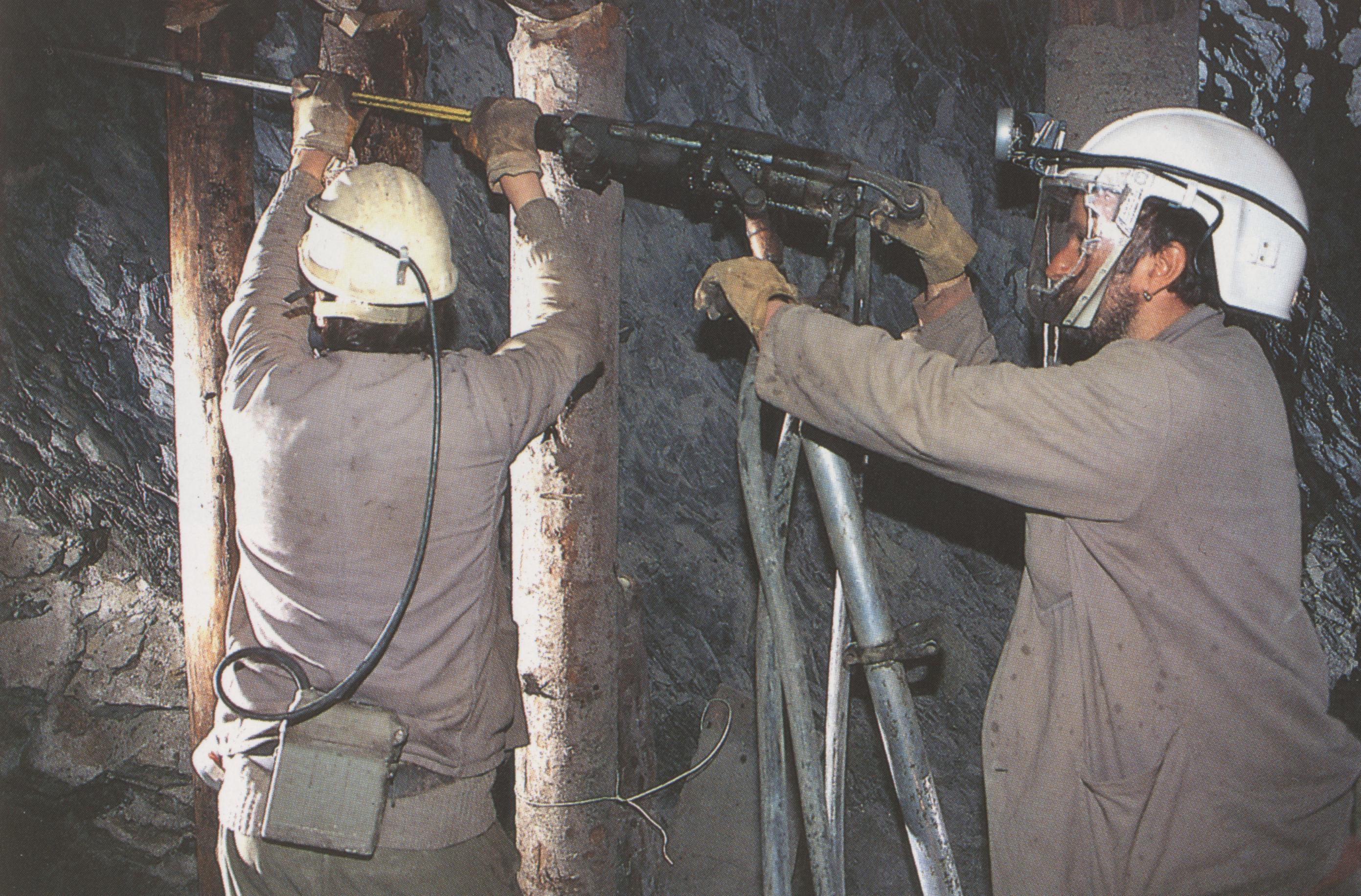 Rudnik leta 1994 (Foto: Bogdan Kladnik, arhiv CUDHg Idrija)