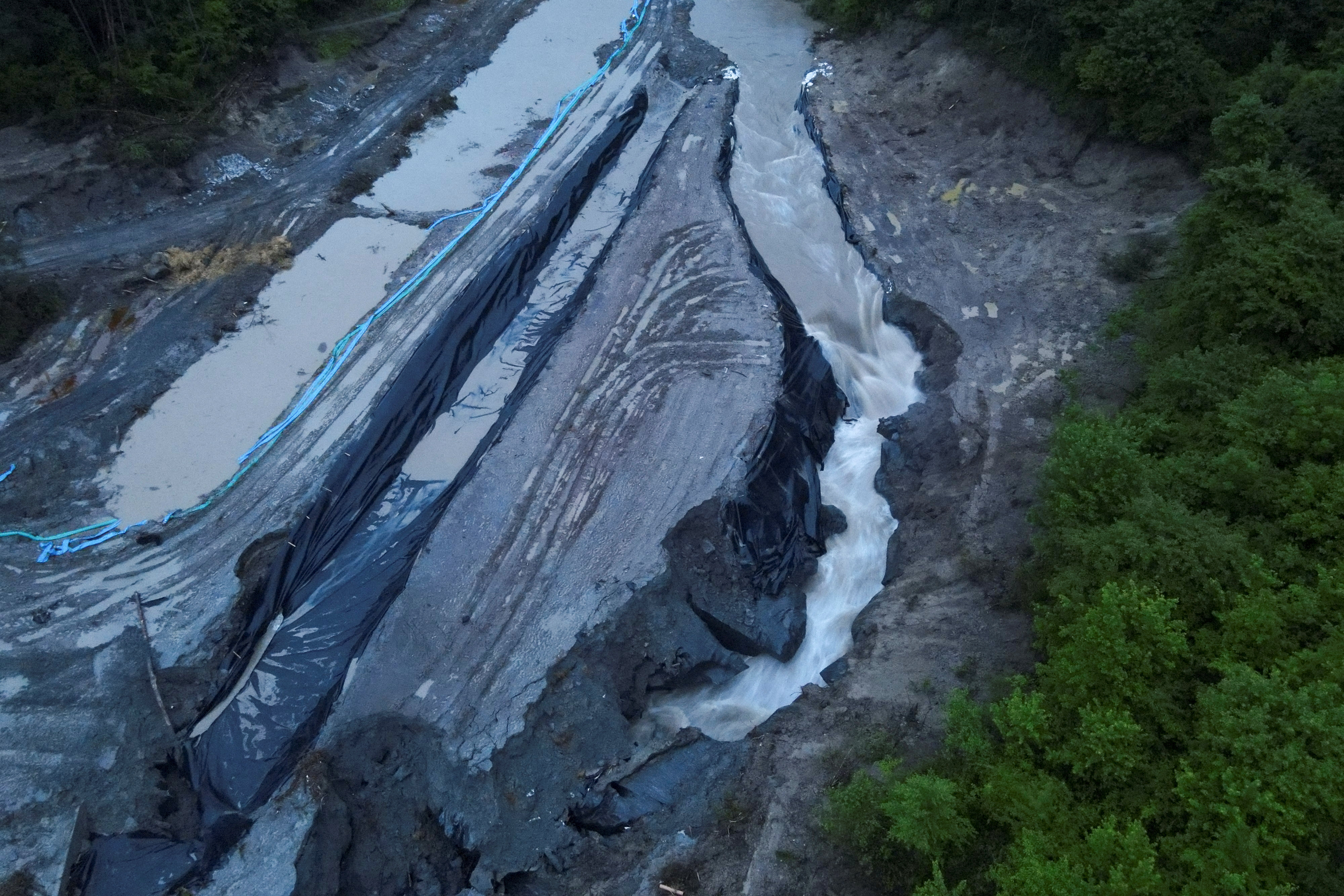 Znamenitemu rudniku soli v Romuniji gorzijo poplave