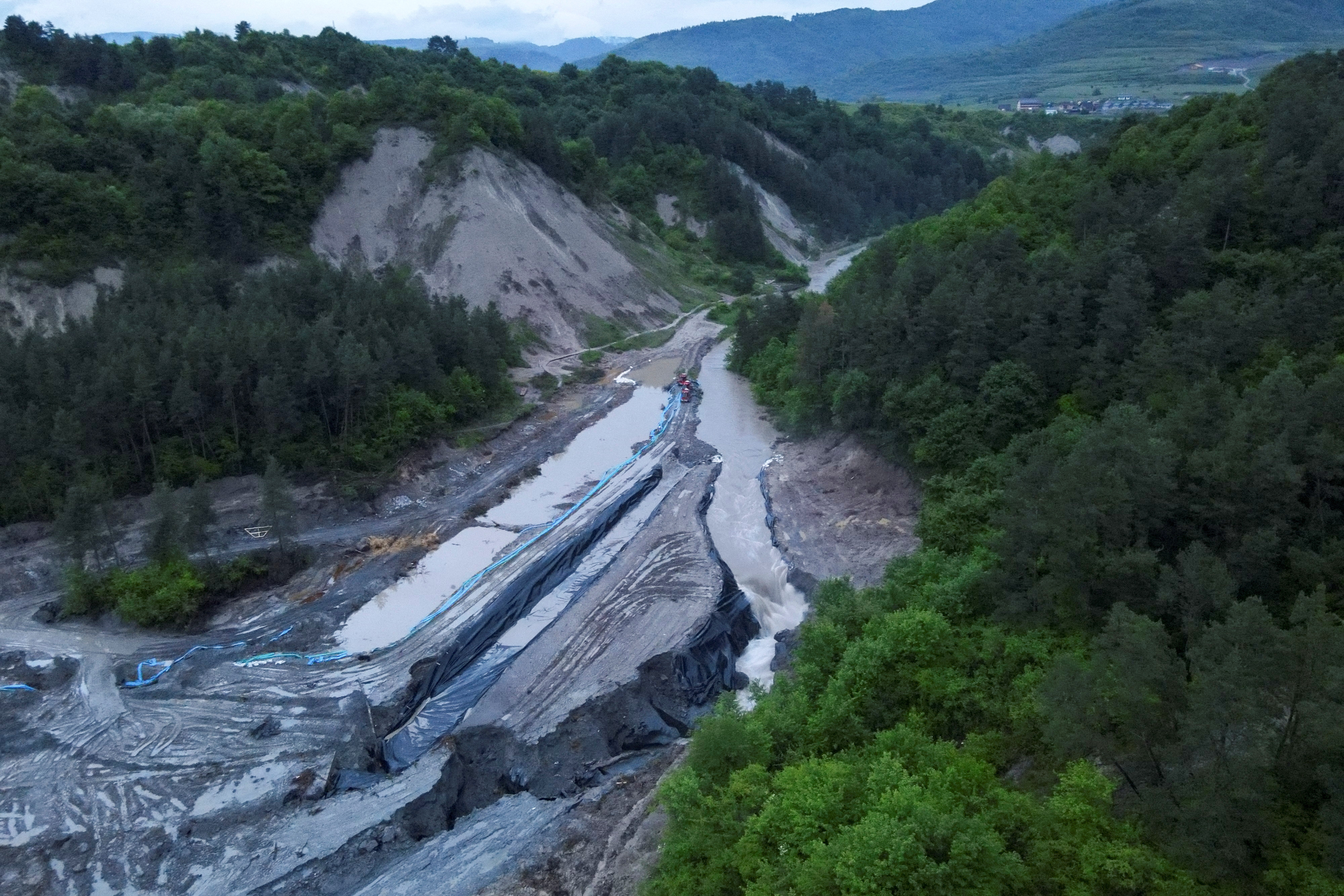 Znamenitemu rudniku soli v Romuniji gorzijo poplave