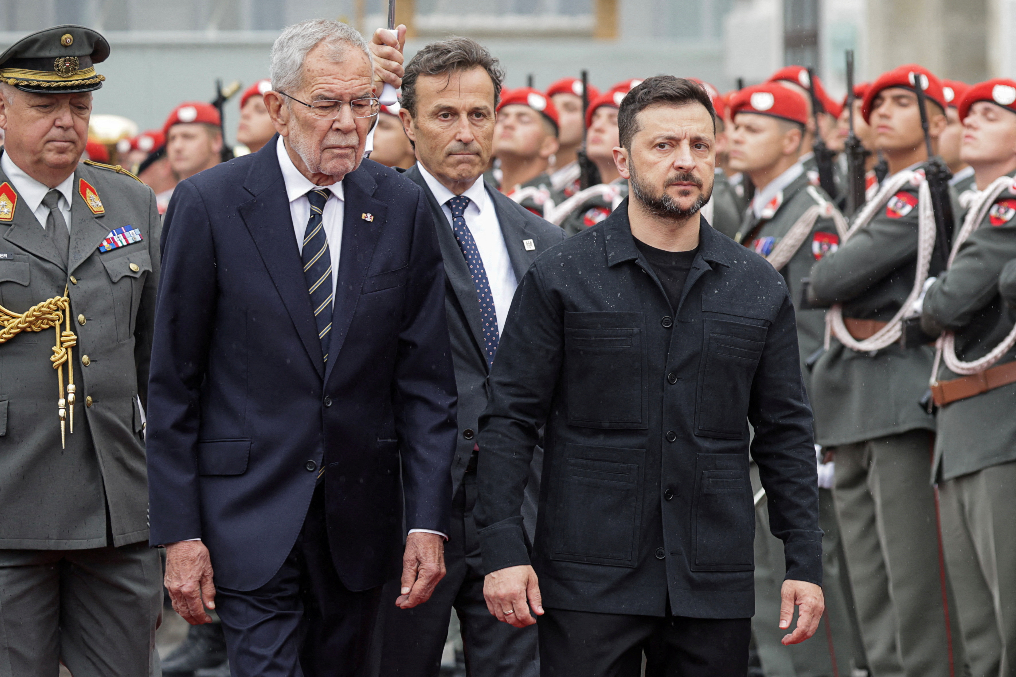 Ukrajinski predsednik Volodimir Zelenski obiskal Dunaj, kjer ga je sprejel njegov avstrijski kolega Alexander van der Bellen