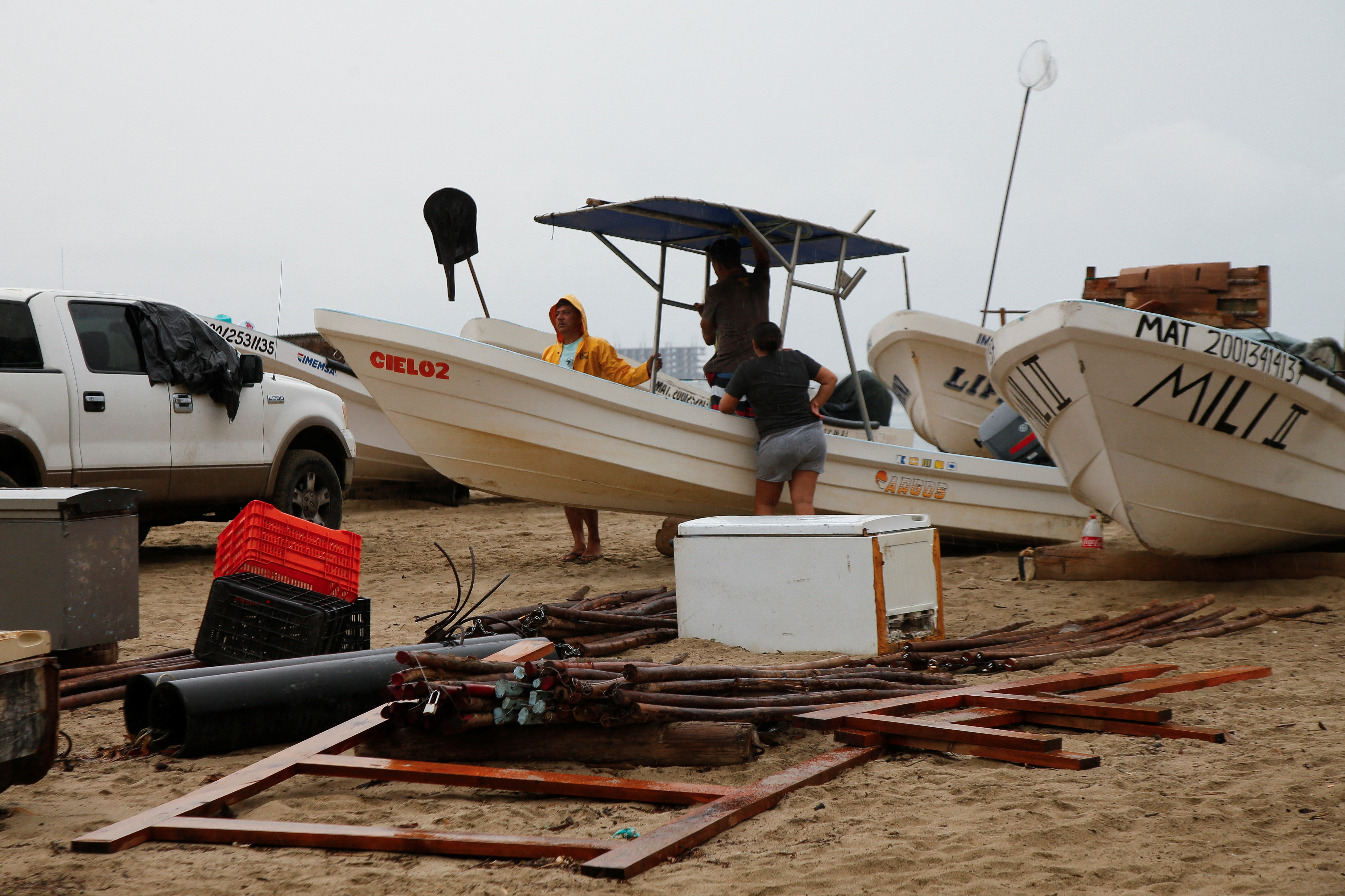 V Mehiki se pripravljajo na prihod orkana Erick
