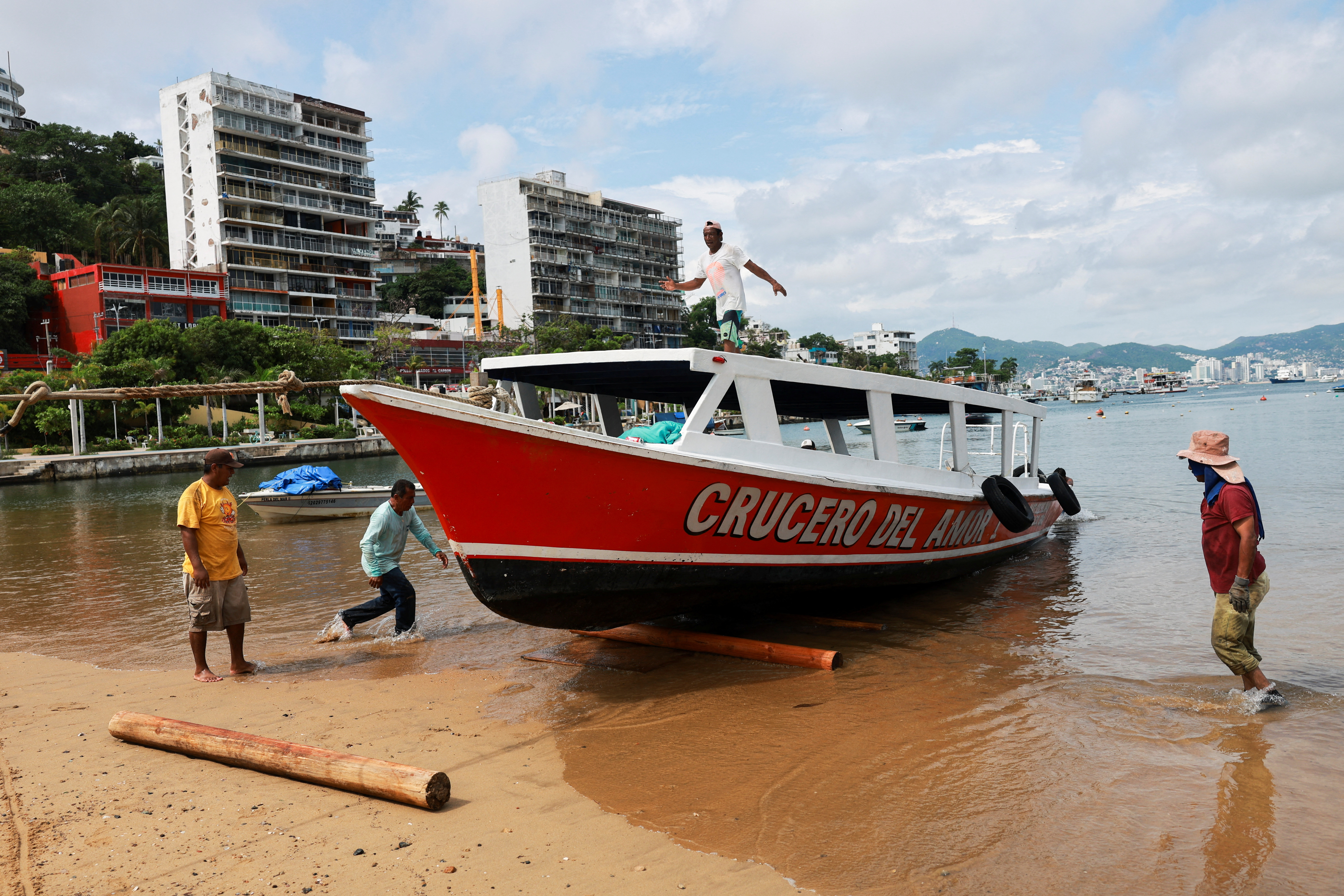 V Mehiki se pripravljajo na prihod orkana Erick