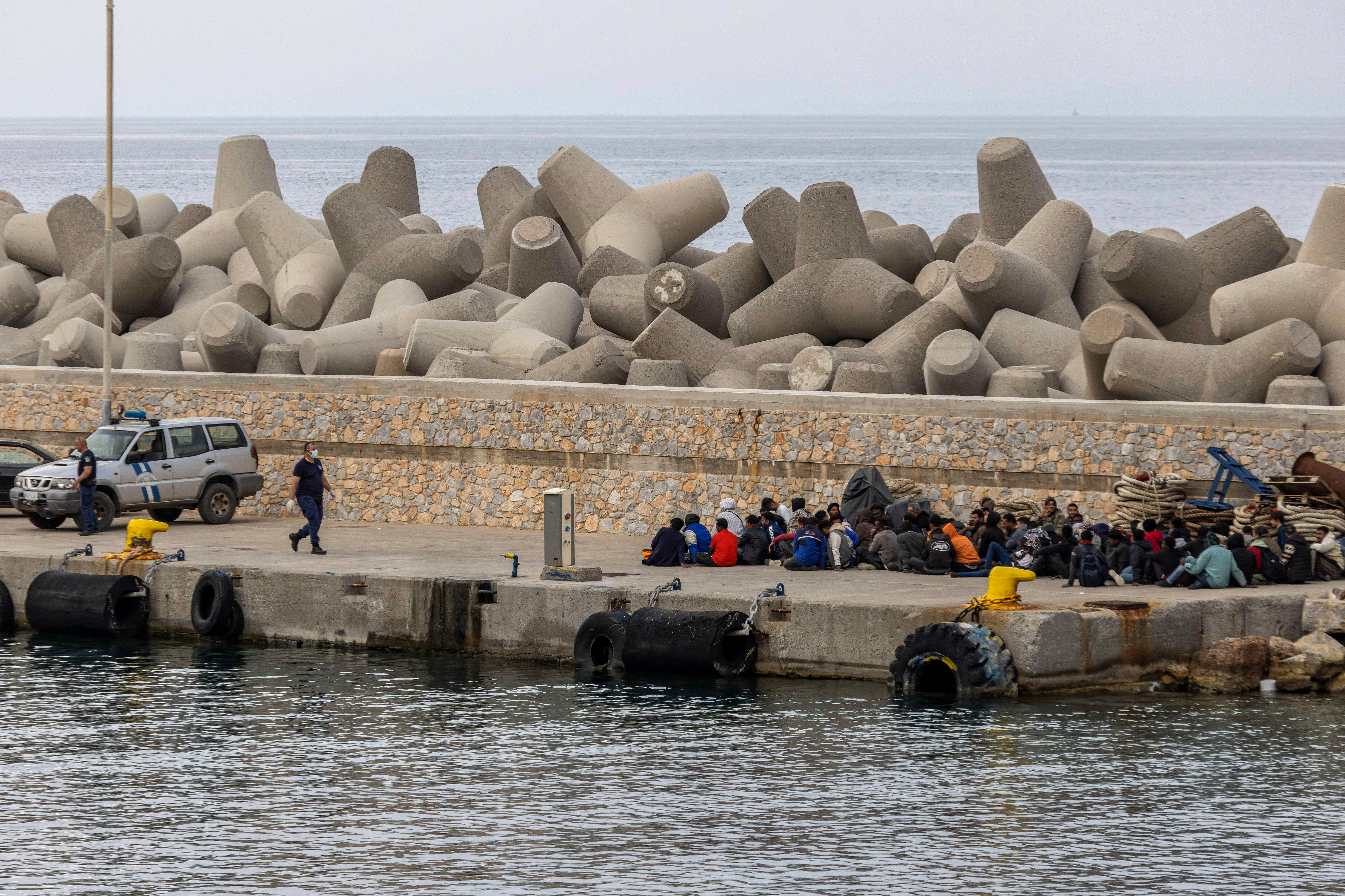 rešeni migranti na grškem otoku Kreta