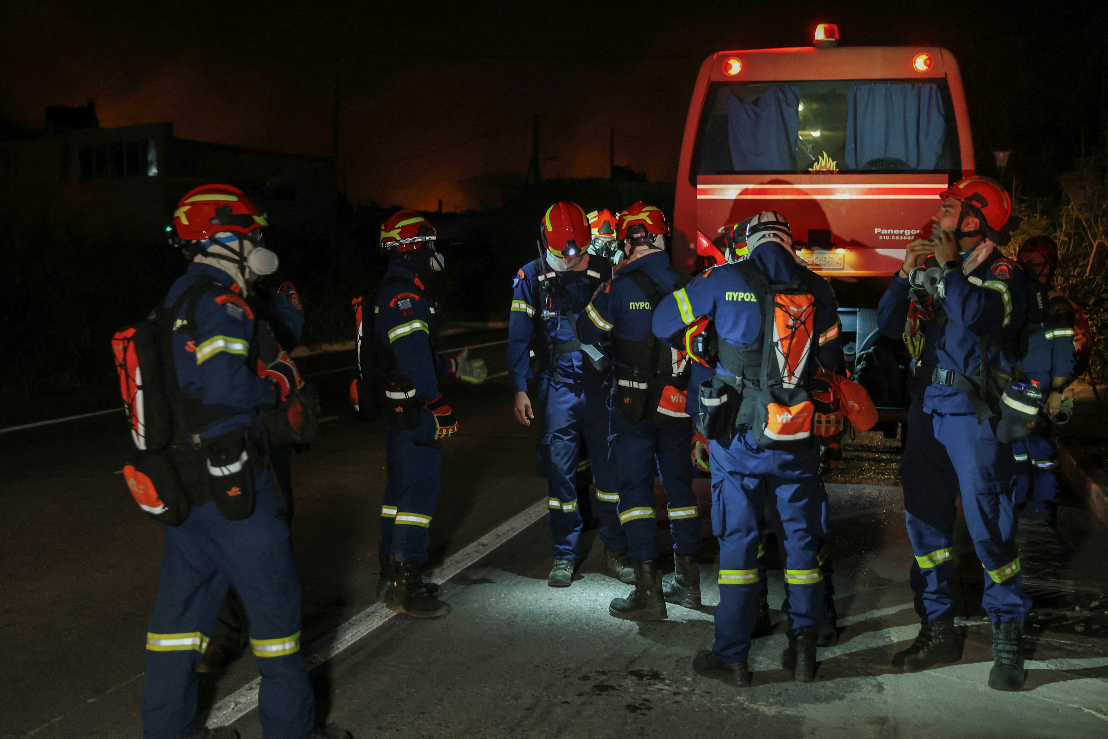 Na vzhodni Kreti divja požar.