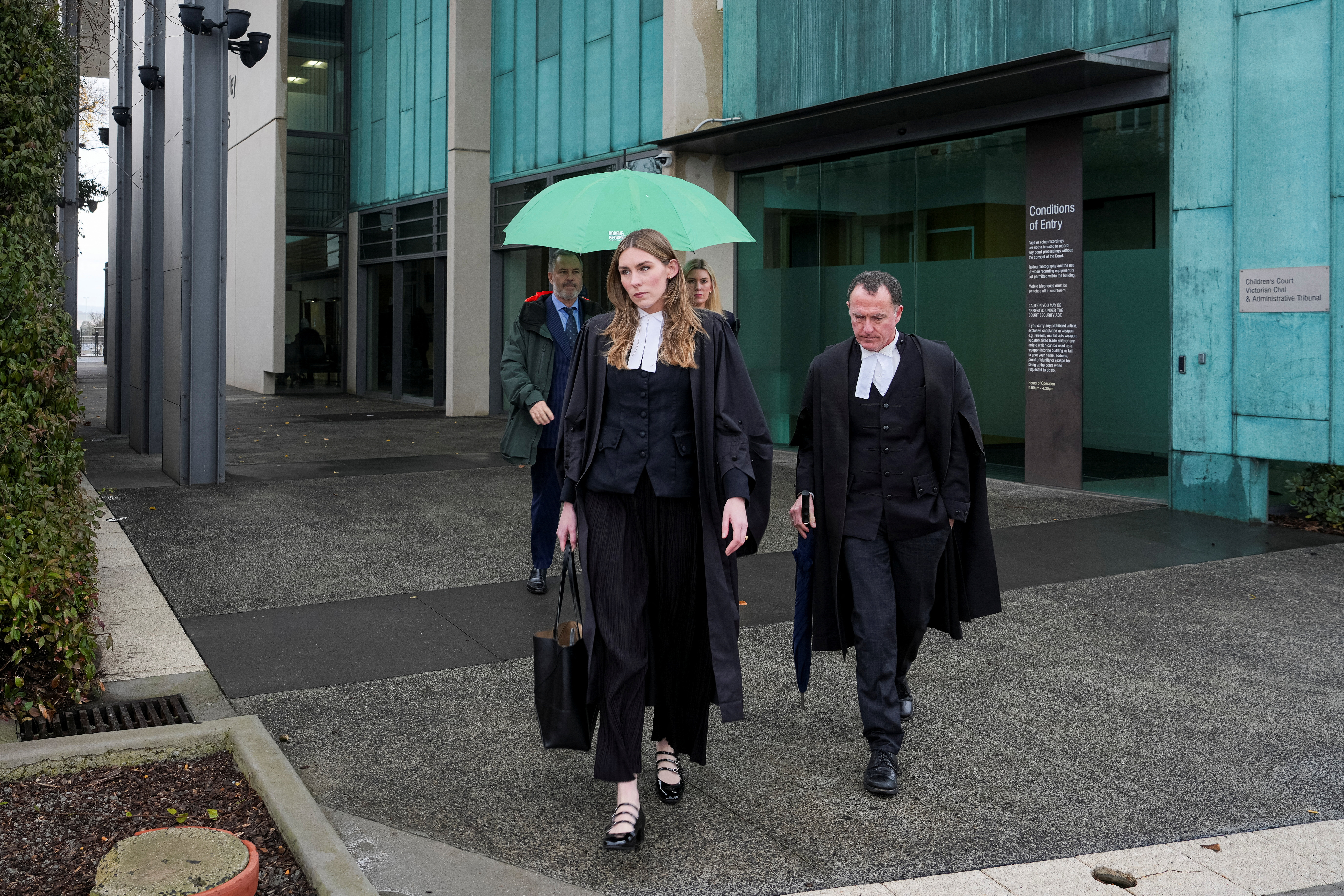 Sojenje Avstralki, ki je z gobami zastrupila moževe sorodnike