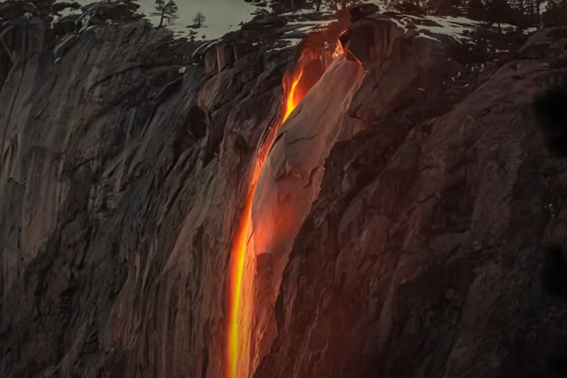 Yosemite Kalifornija ognjeni slap Foto Zajem zaslona YOUTUBE