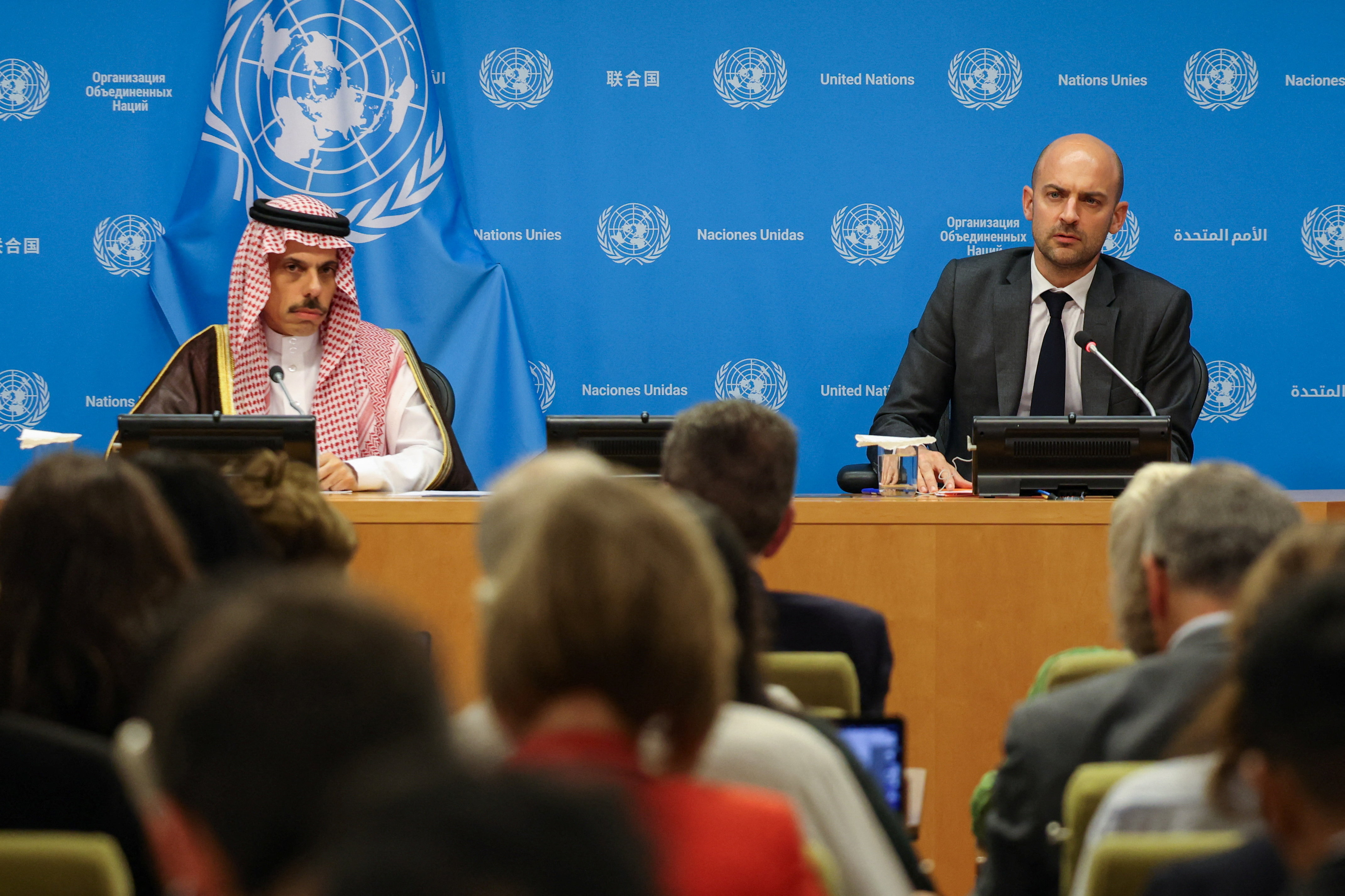 Princ Faijsal bin Farhan al Saud in Jean Noel Barrot