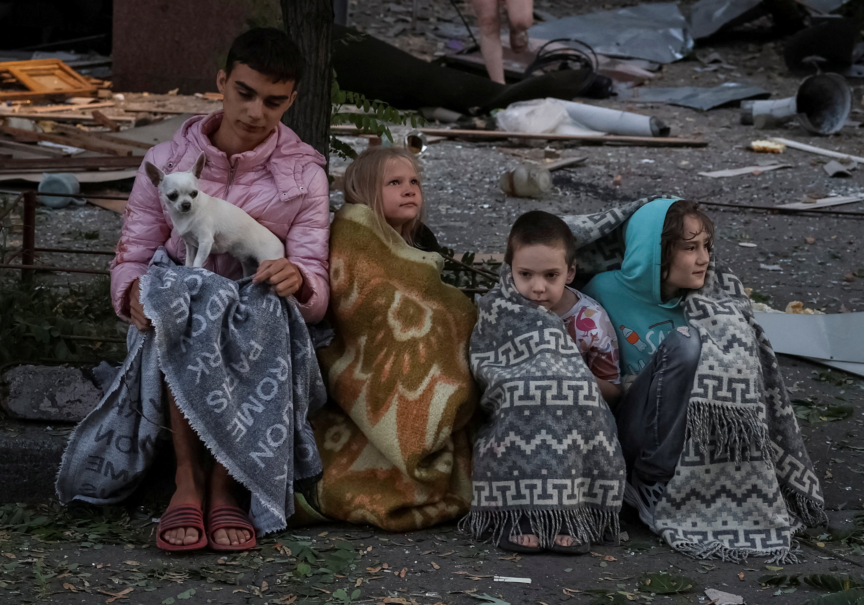 Otroci po napadu na Kijev