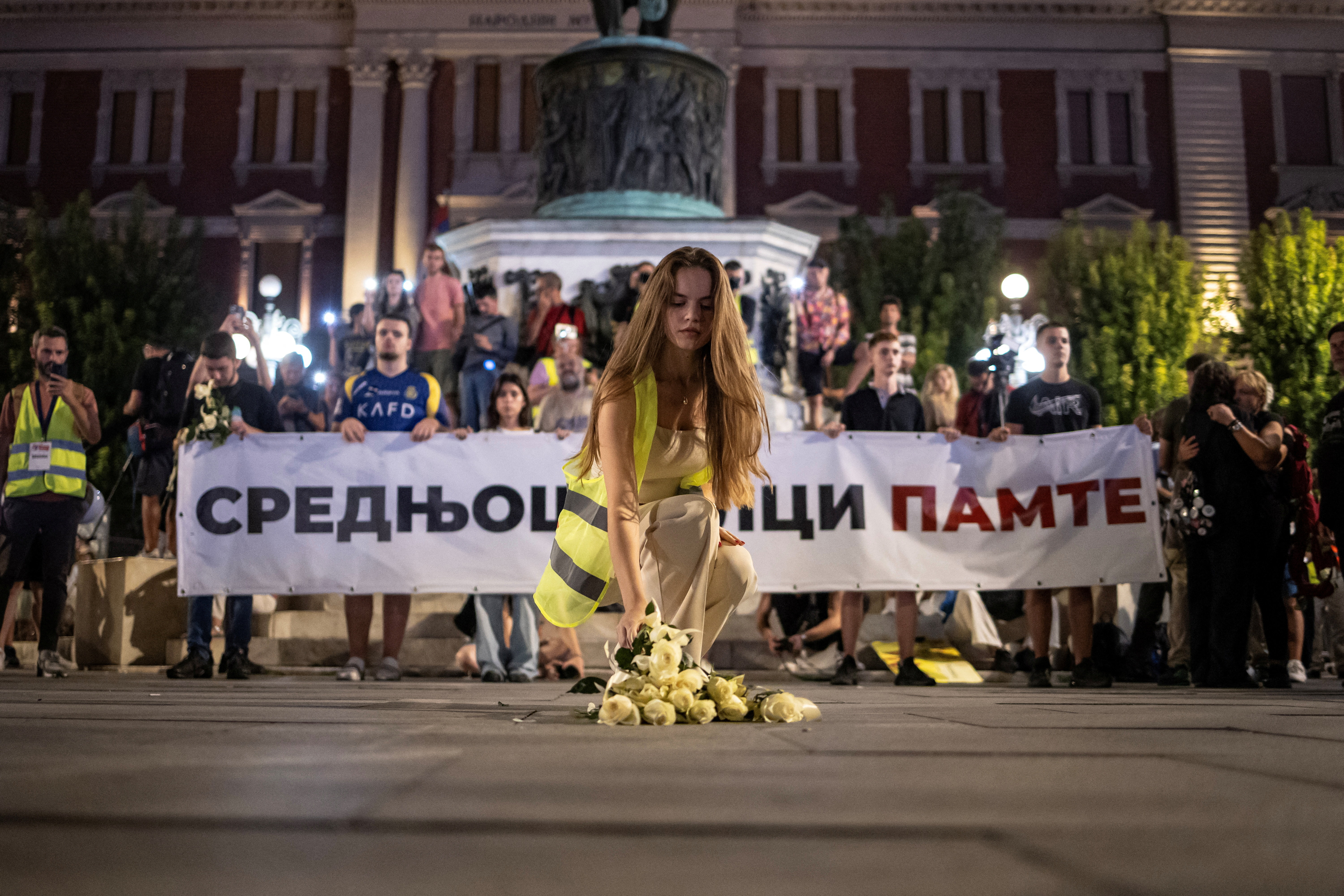 Protest in komemoracija v Beogradu ob obletnici zrušenja nadstreška v Novem Sadu