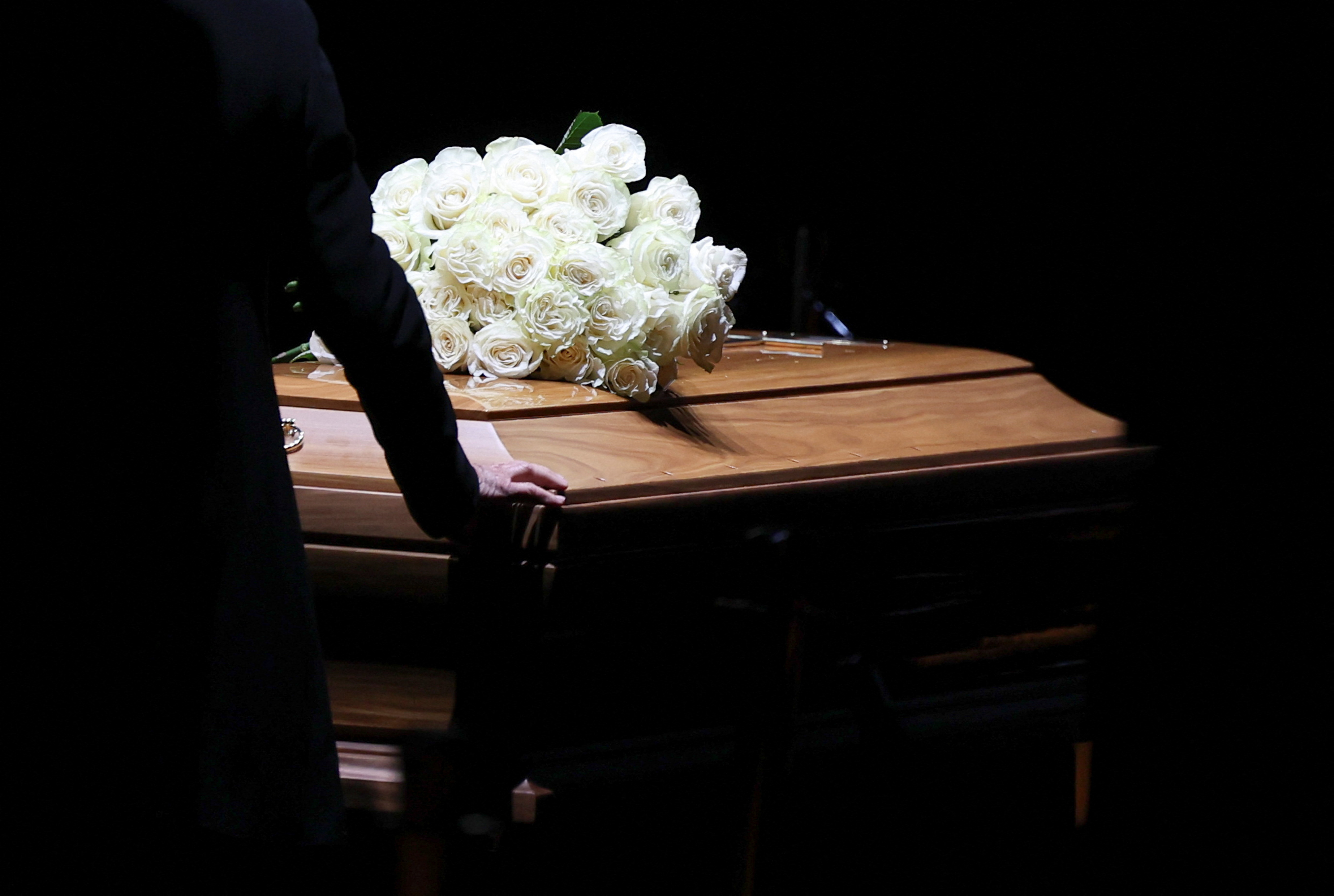 Več tisoč ljudi se je prišlo posloviti od Giorgia Armanija