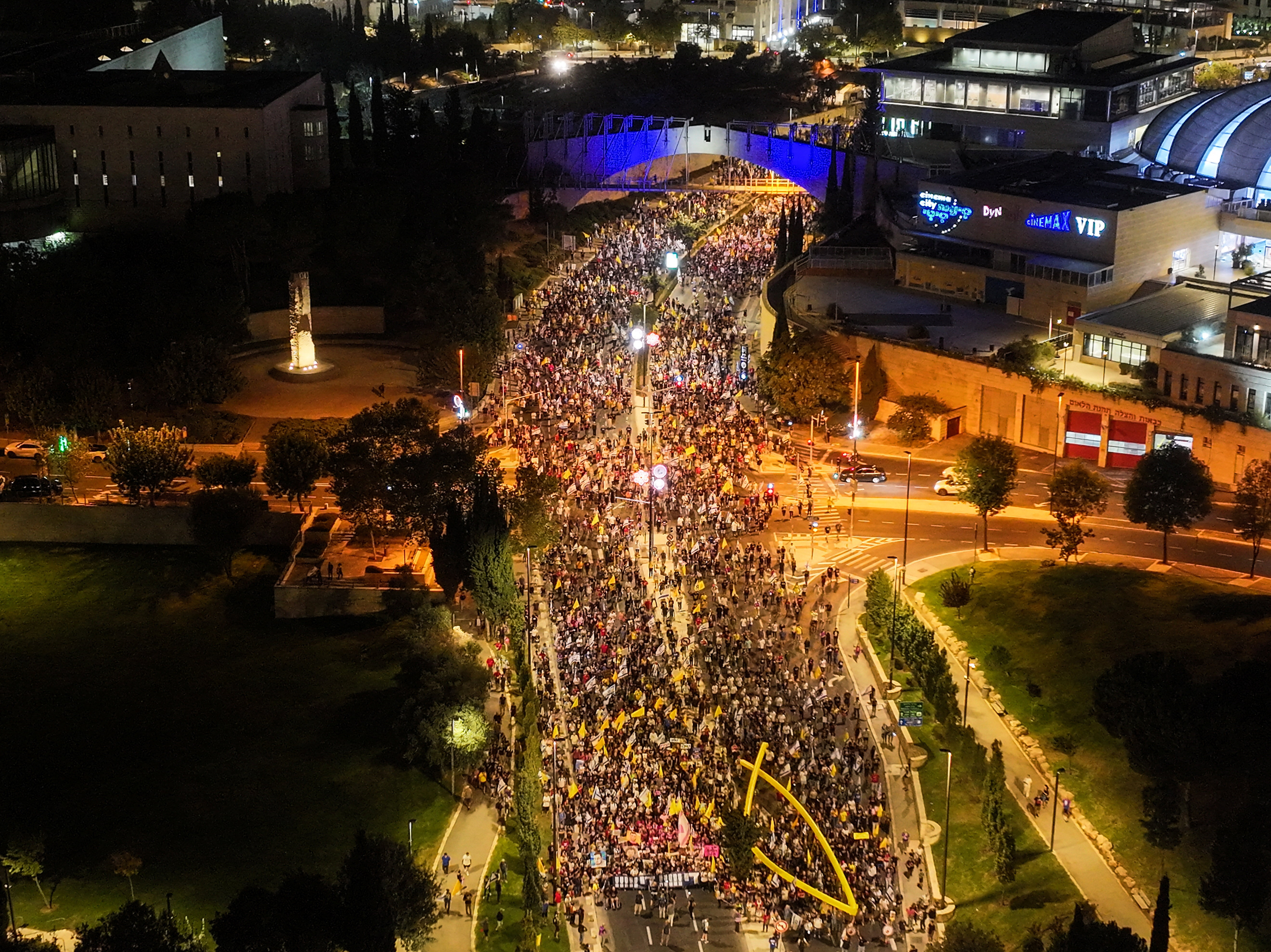 Demonstracije v Jeruzalemu za dogovor o izpustitvi talcev in konec vojne v Gazi