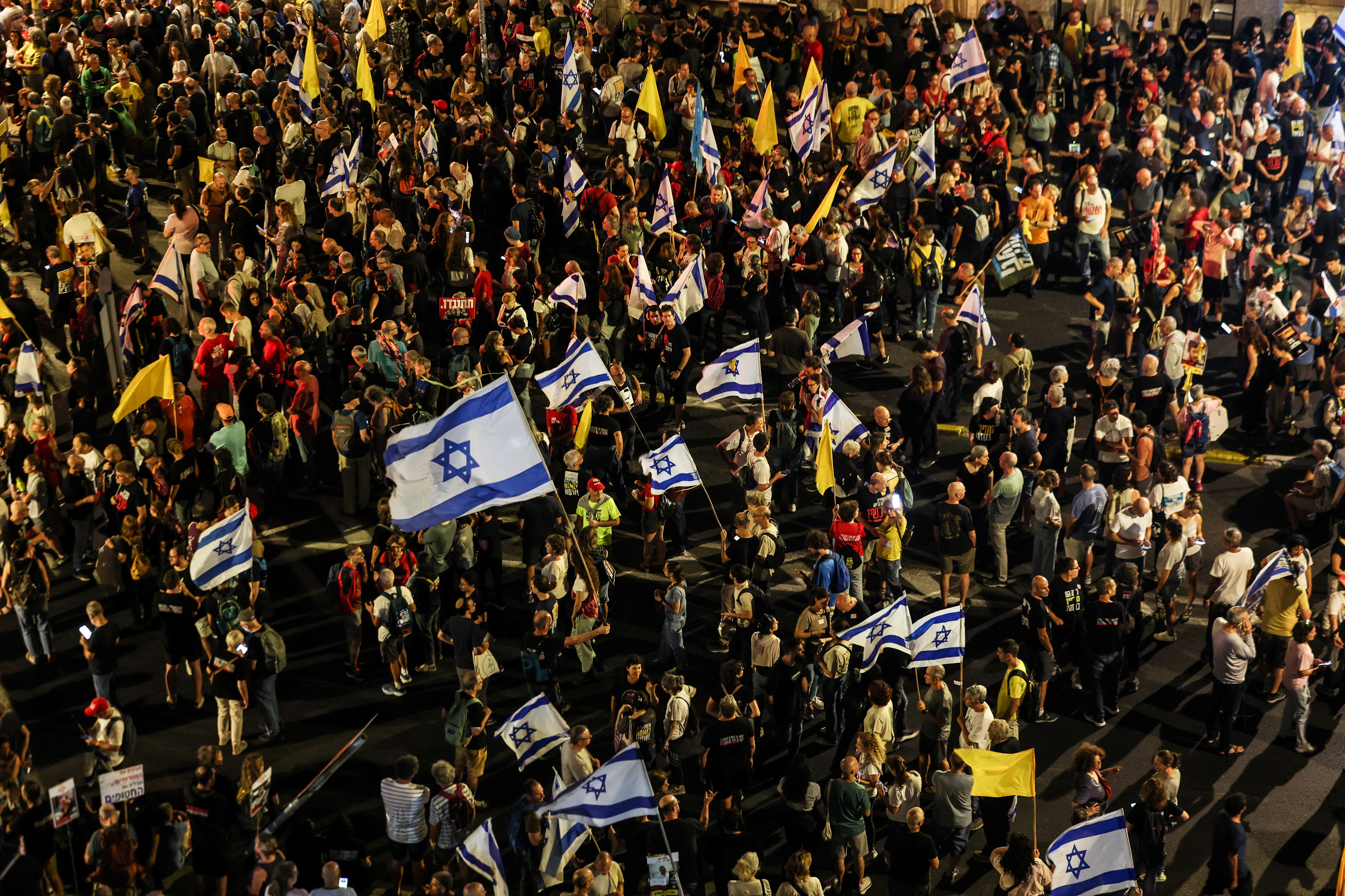 Demonstracije v Jeruzalemu za dogovor o izpustitvi talcev in konec vojne v Gazi