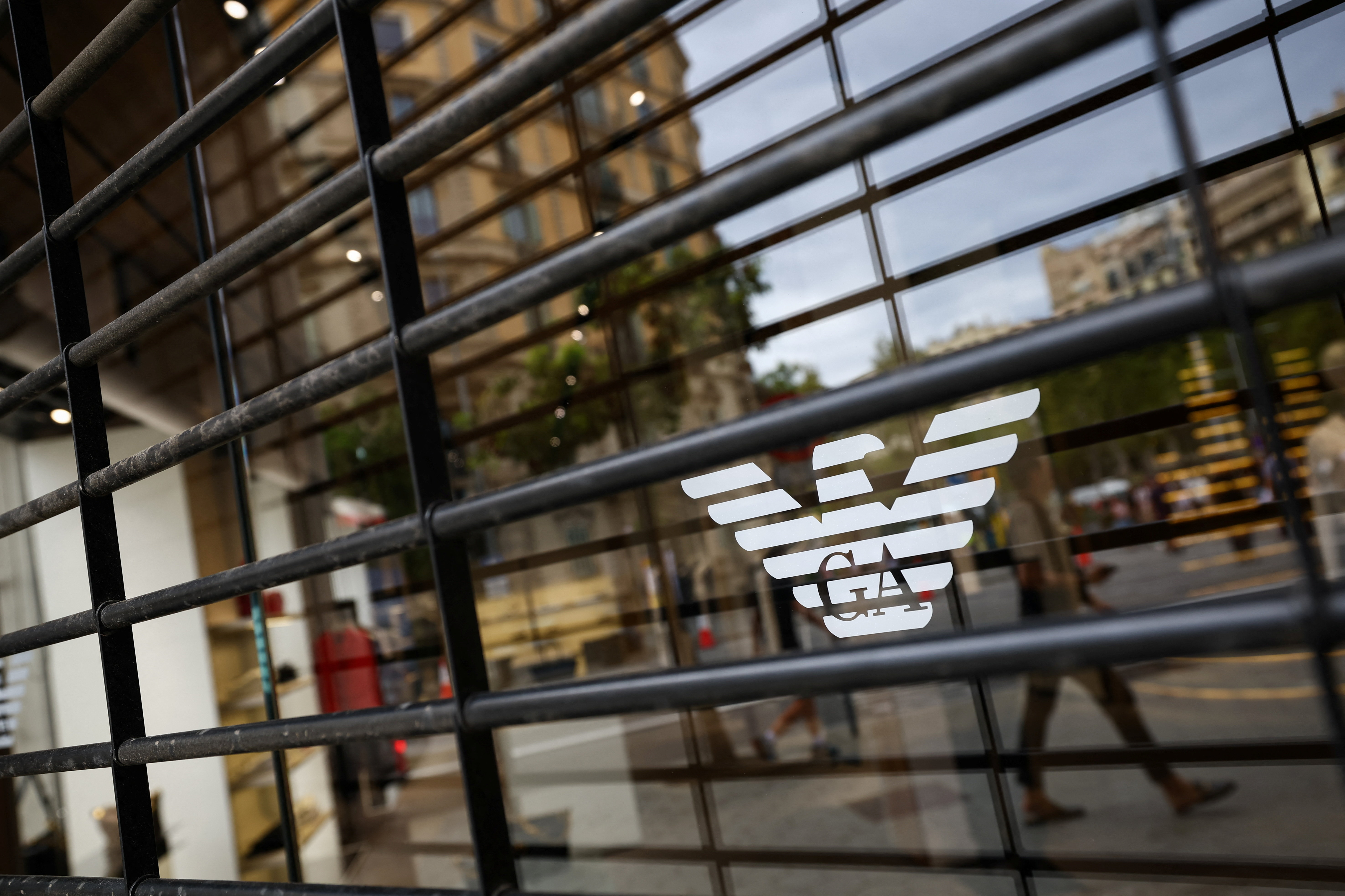 Zaprta Armanijeva trgovina v Barceloni