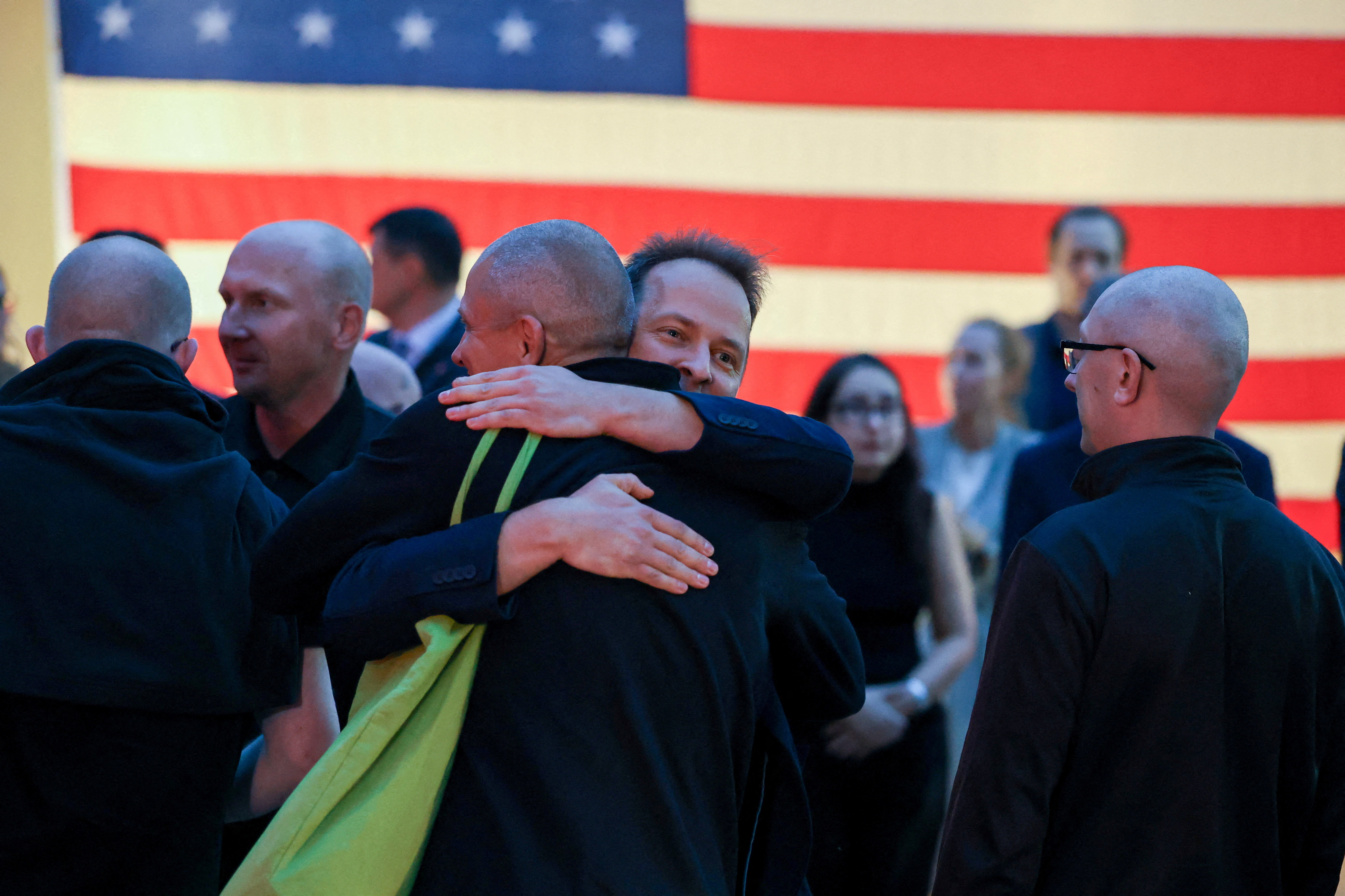 Izpustitev političnih zapornikov