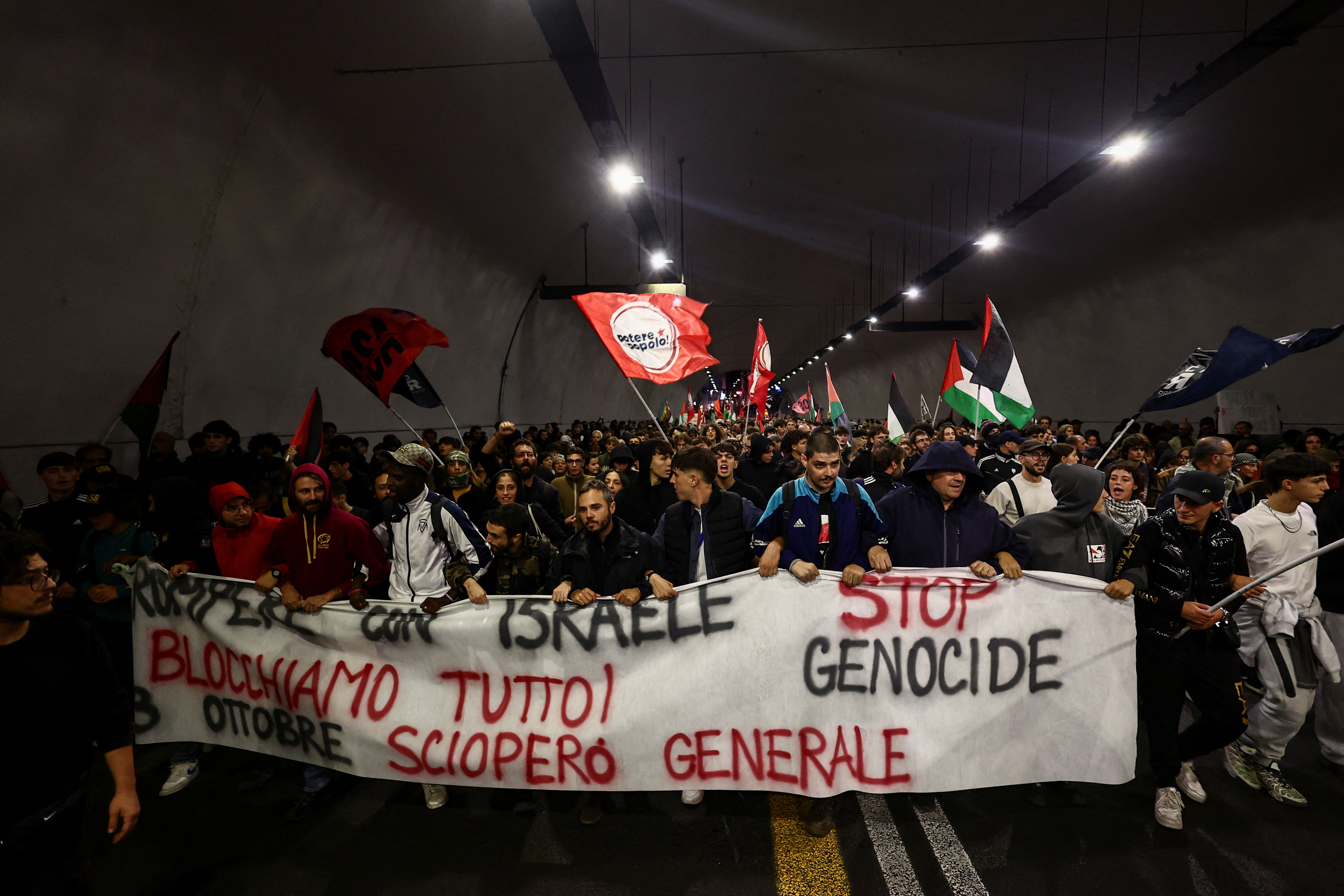 Protest v podpodo humanitarni flotiliji v Italiji