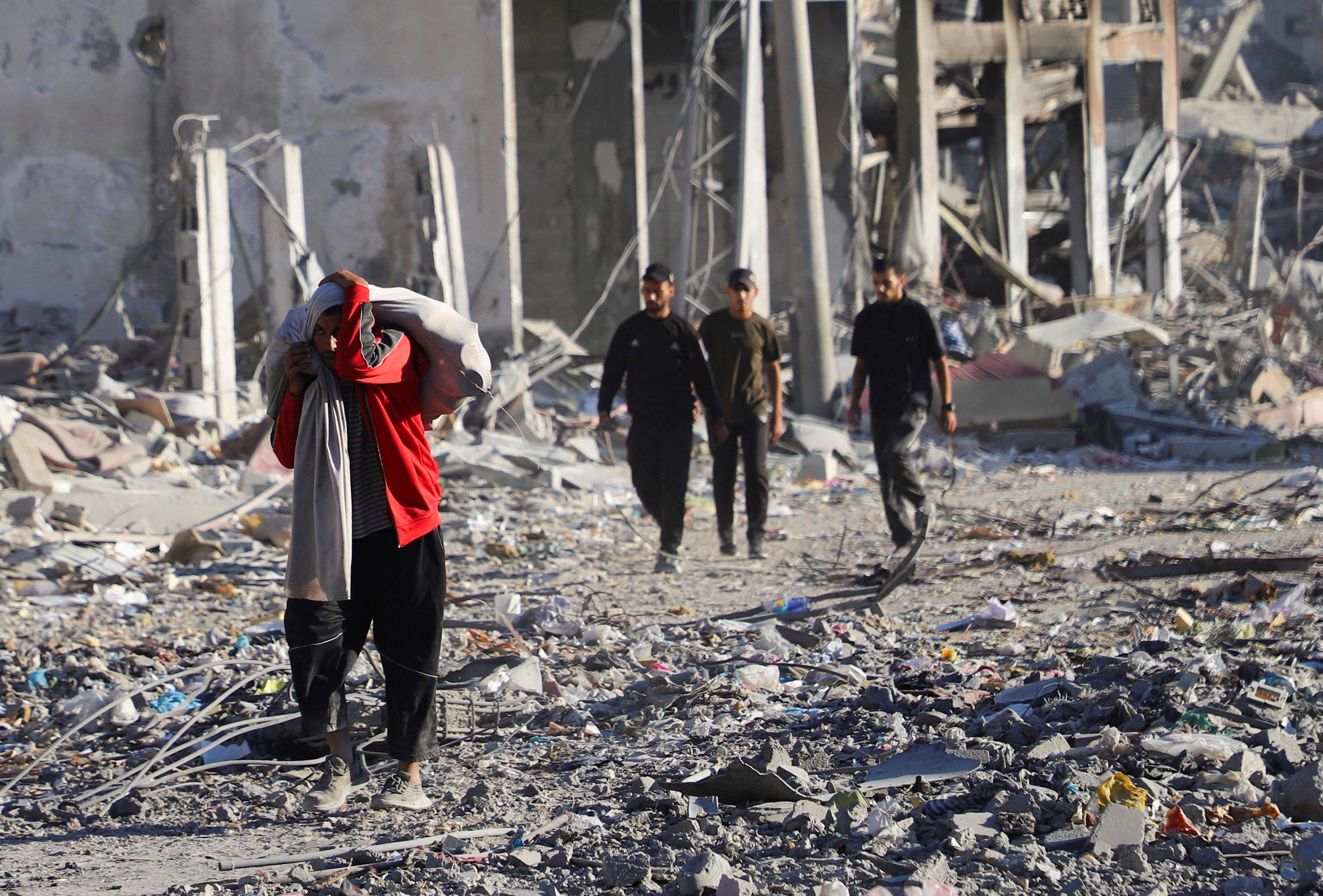 Palestinci se vračajo v razdejano mesto Gaza