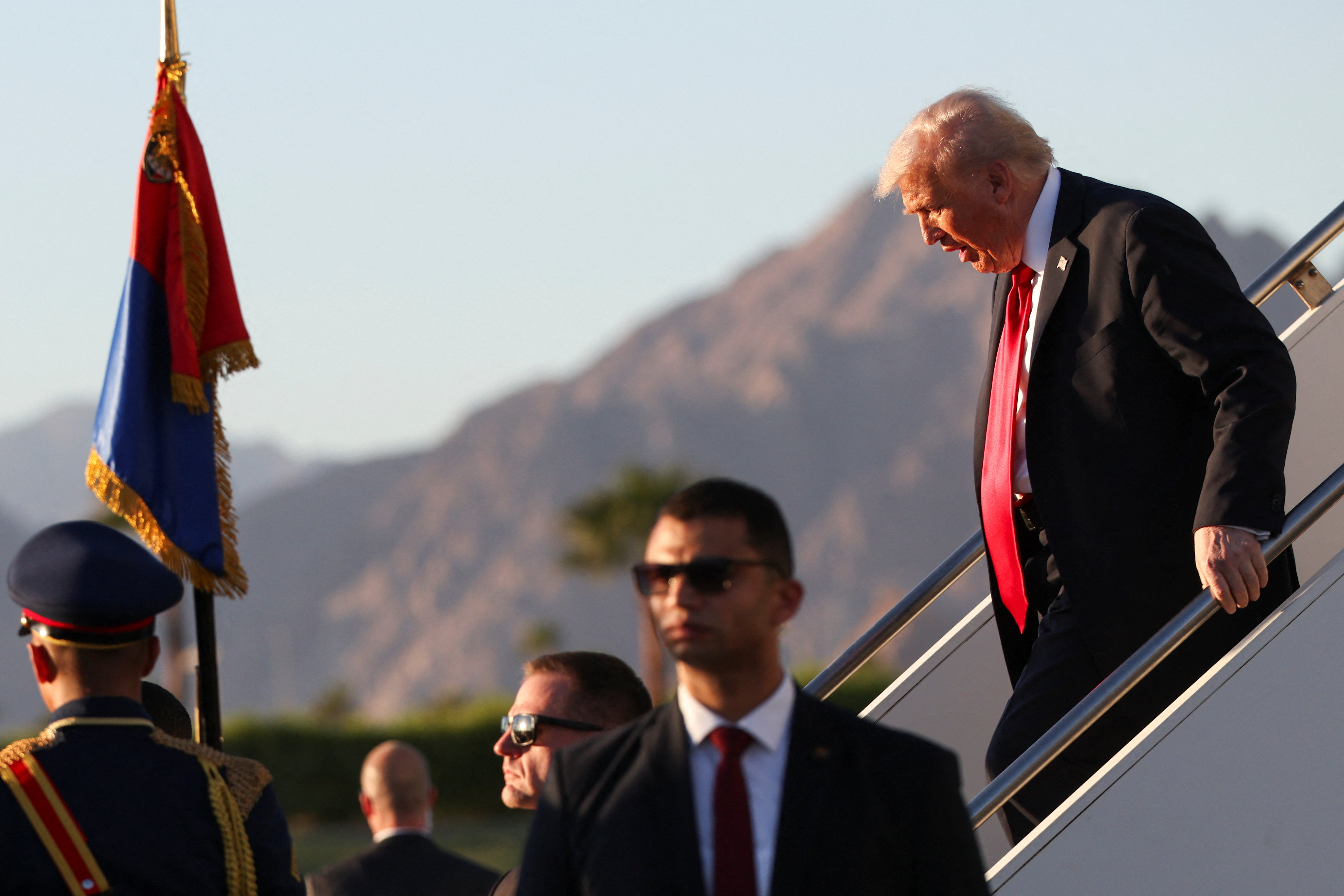 Ameriški predsednik Donald Trump prispel v Egipt