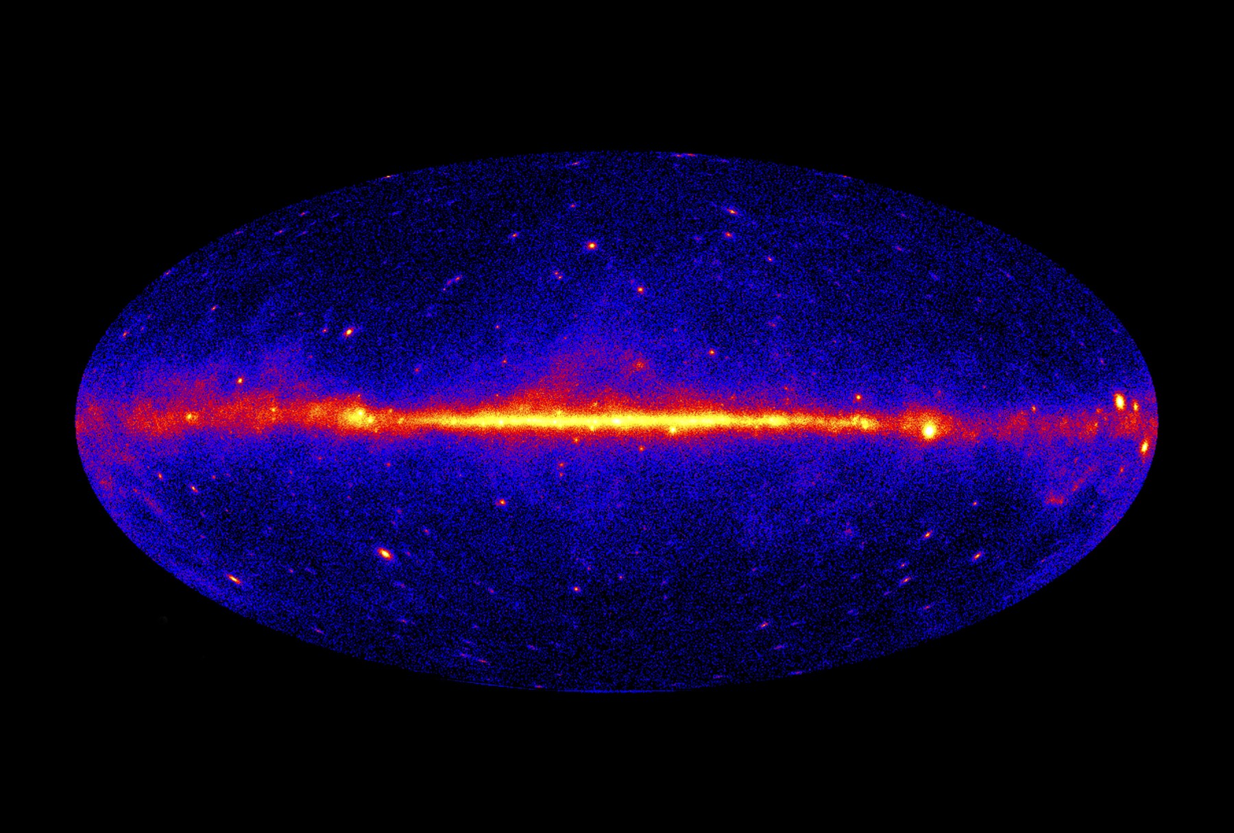 Gama žarki v vesolju. Svetel pas teče preko središča naše galaksije, Rimske ceste