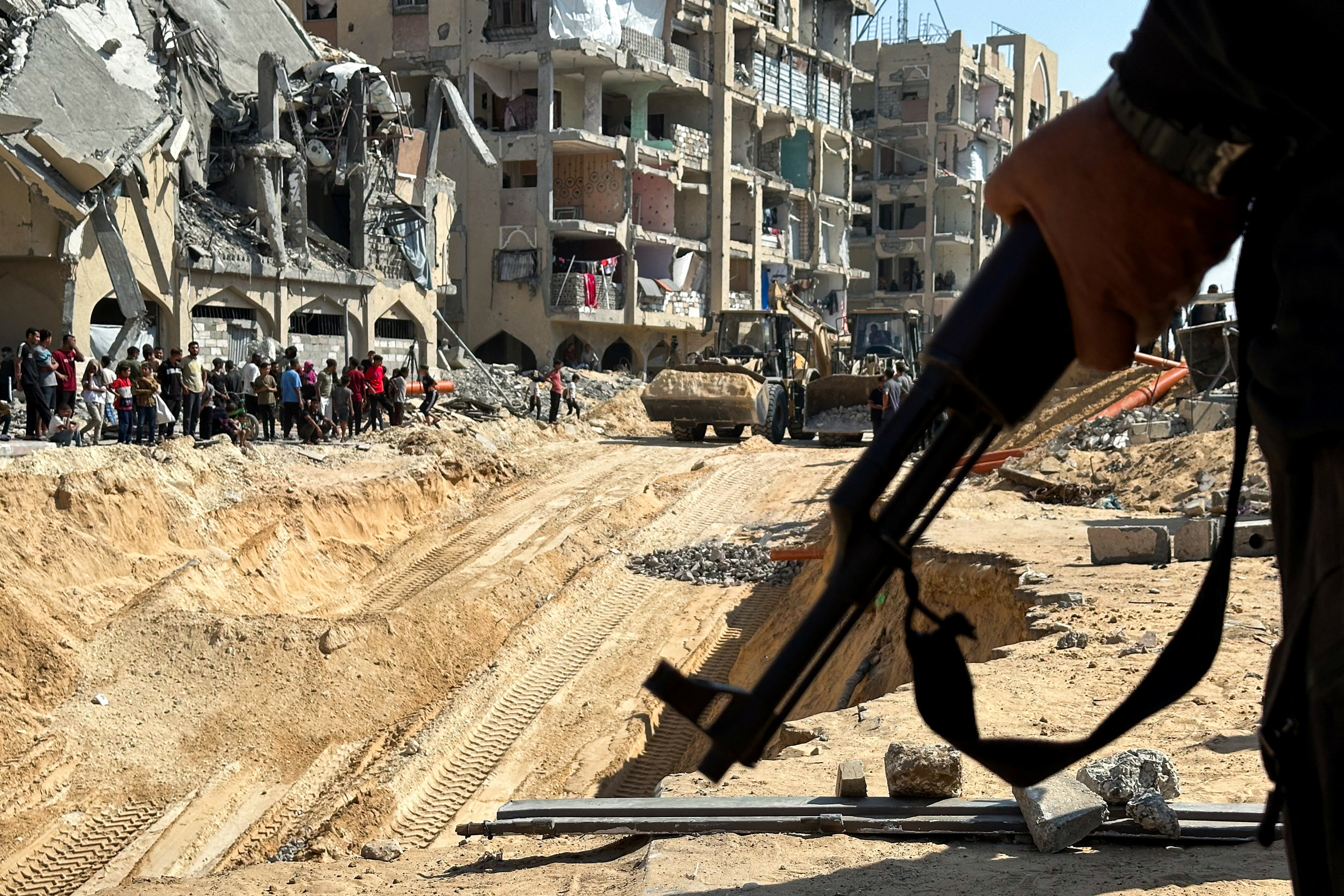 Iskanje trupel talcev, ki jh je zajel Hamas, v Han Junisu