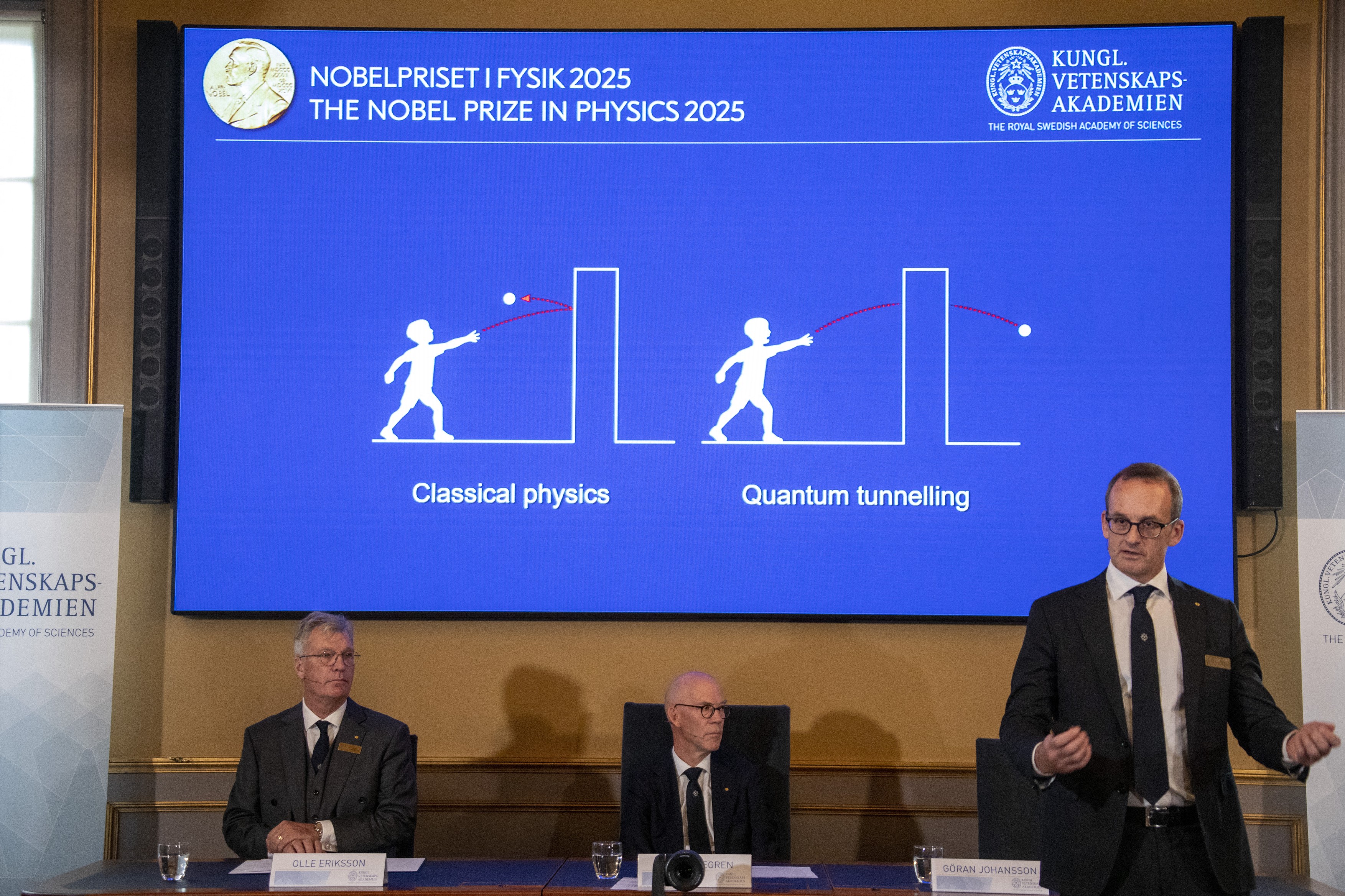 razlaga kvantnega pojava tuneliranja na razglasitvi Nobelove nagrade za fiziko 2025