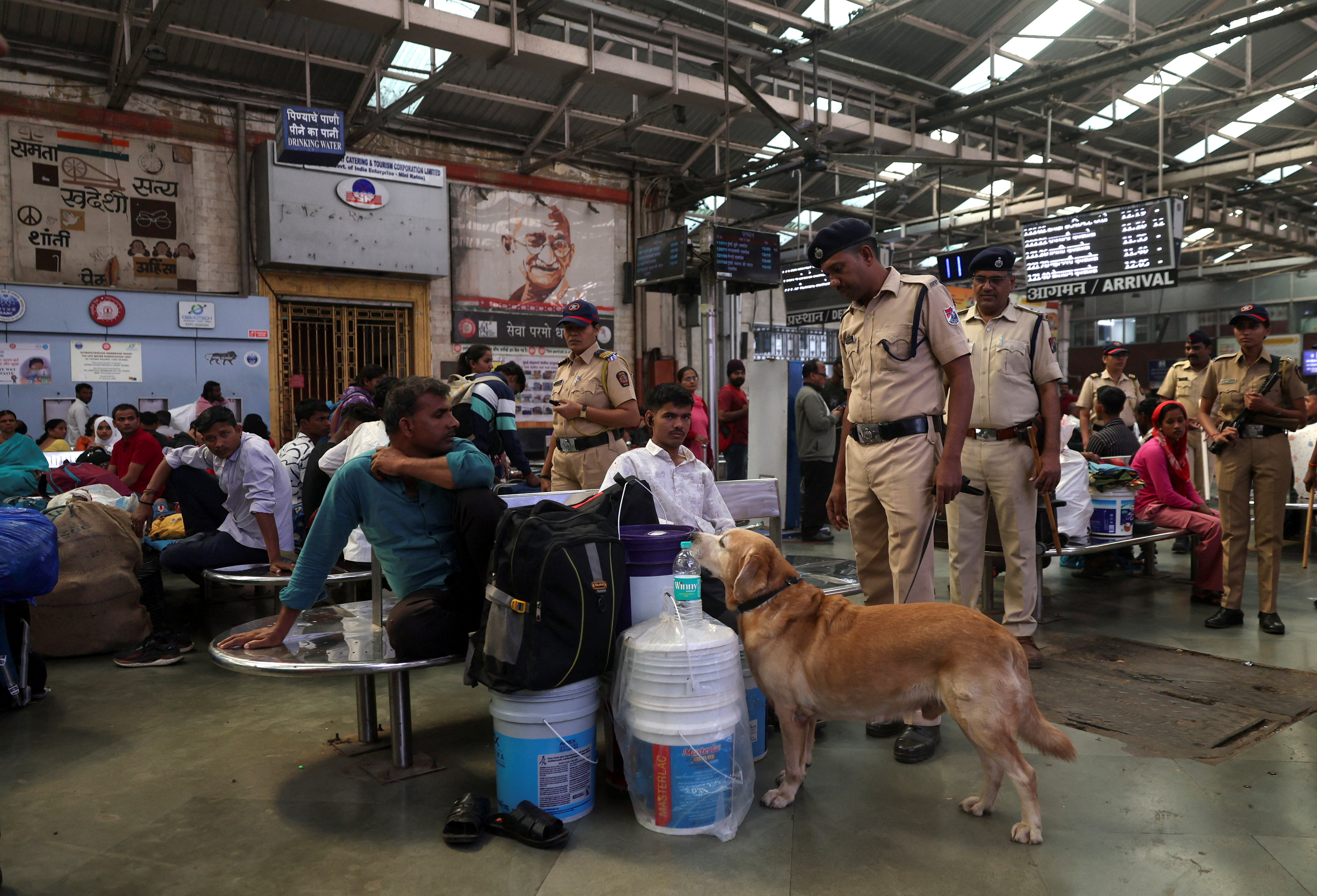Poostreni varnostni ukrepi v Mumbaju