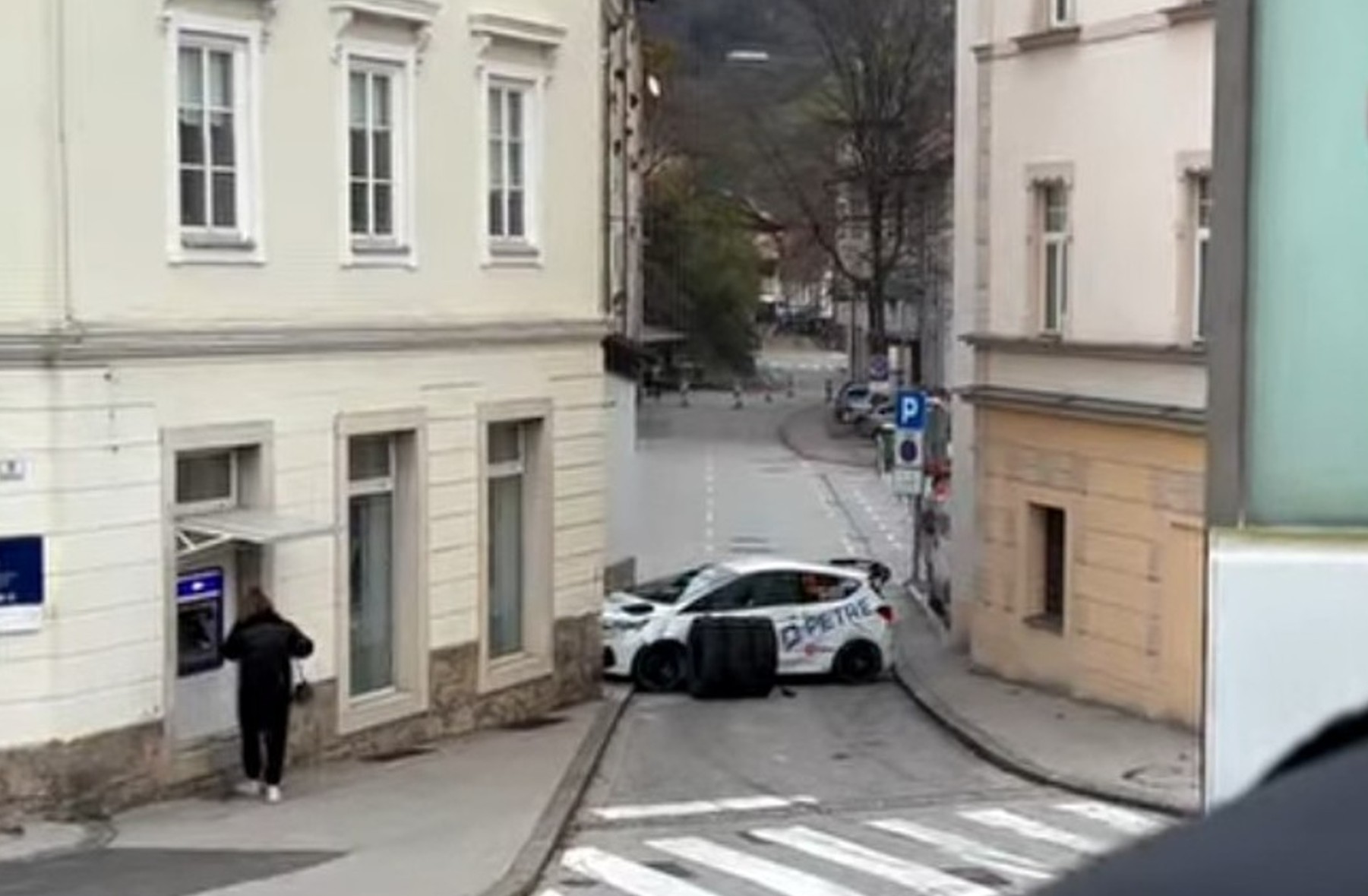 Nesreča na 18. reliju Idrija 2025, posadka Janko Aubreht in Uroš Ocvirk