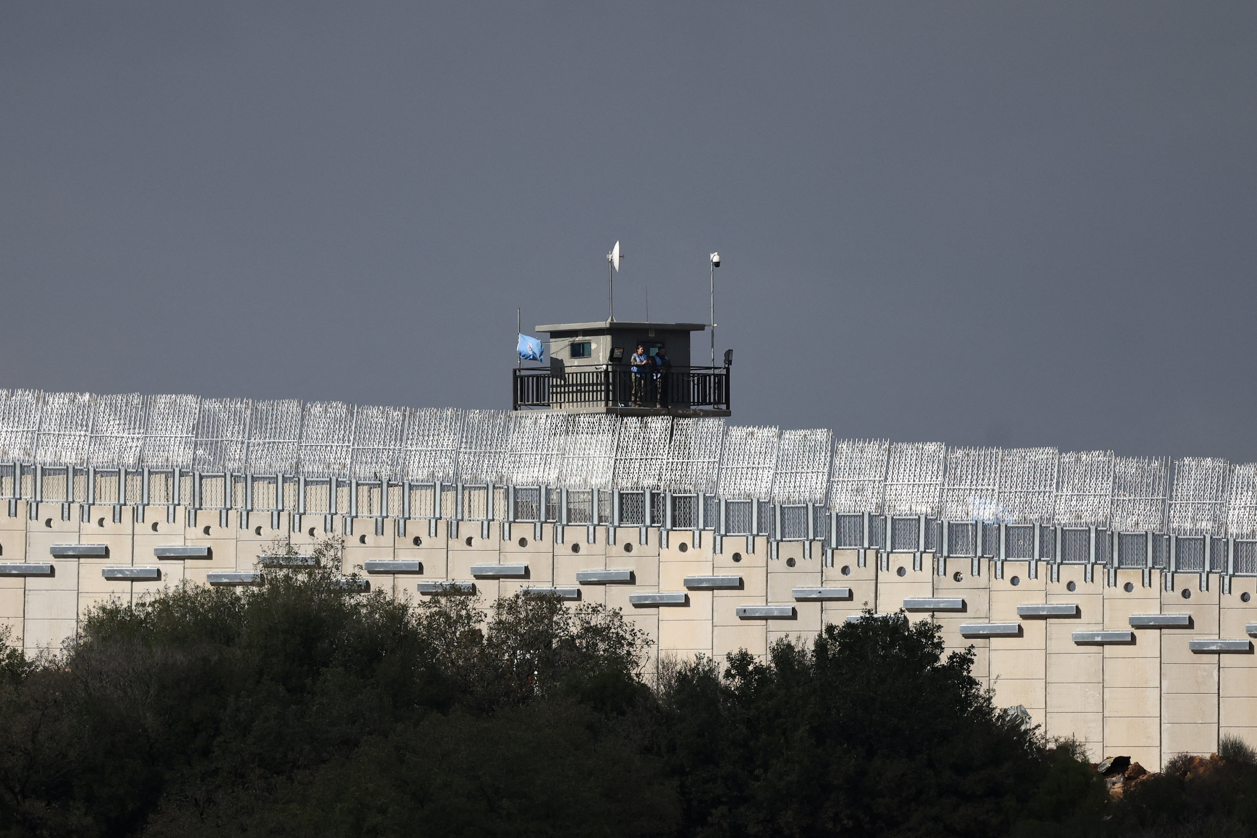 Izrael zgradil betonski zid v Libanonu