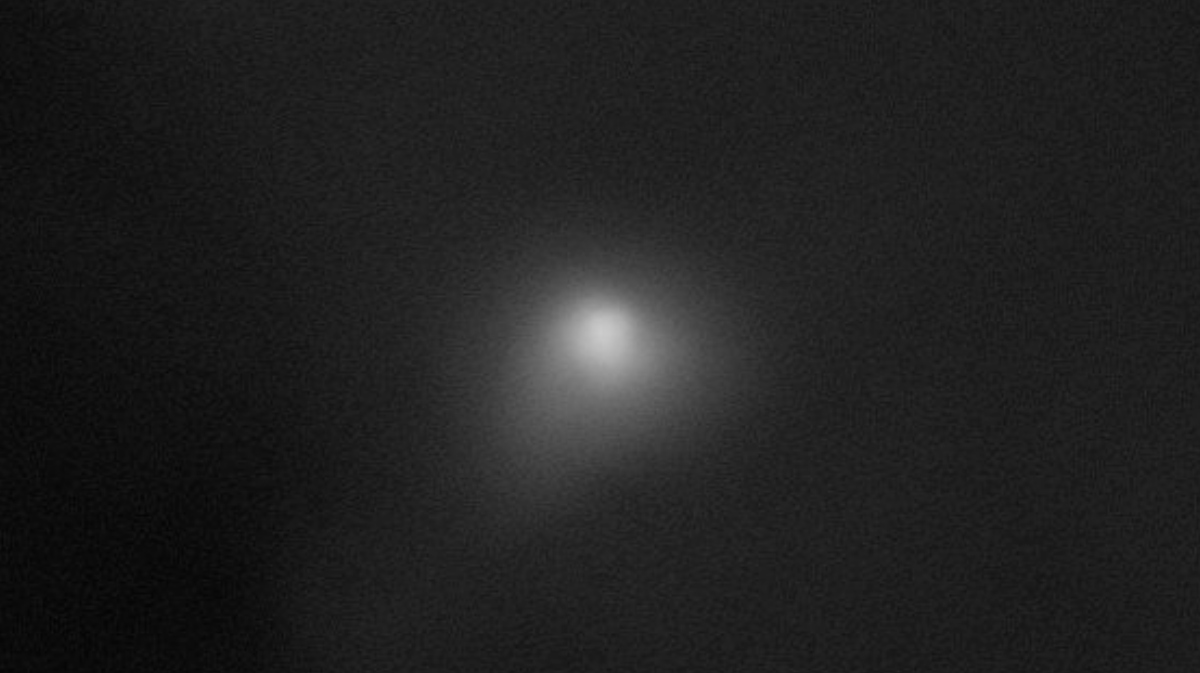 Fotografija kometa 3I/ATLAS, kot ga je ujela sonda Mars Reconnaissance Orbiter; Nasa, 19. november 2025