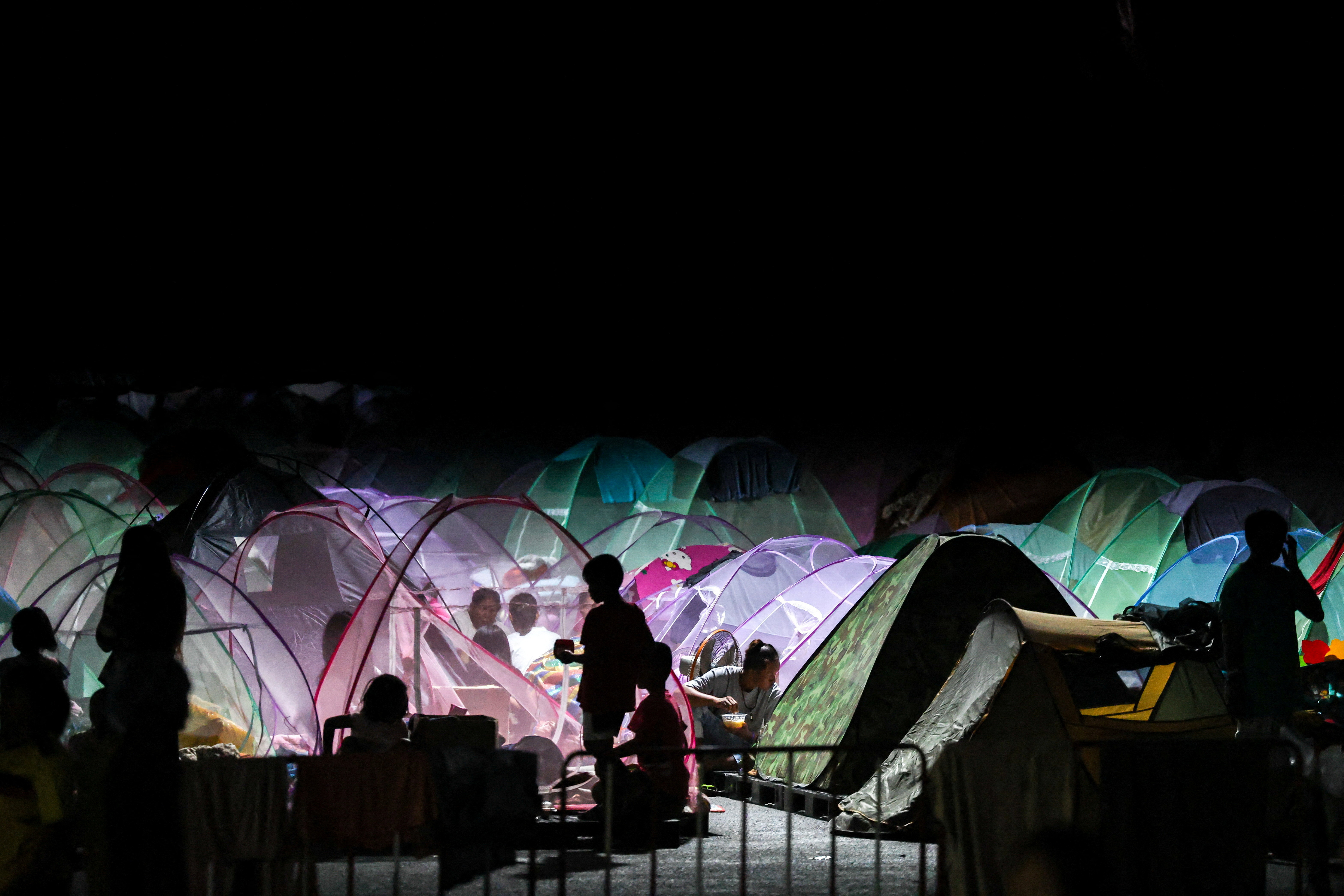 Zaradi konflikta med Tajsko in Kambodžo na stotisoče razseljenih