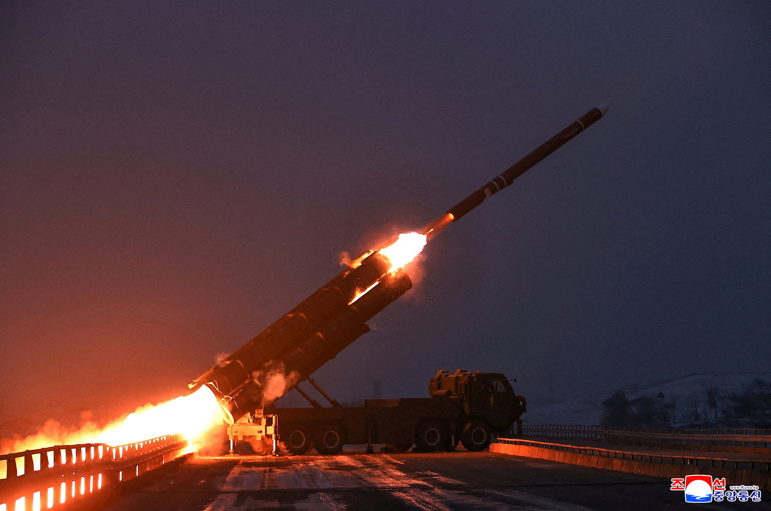 Testna izstrelitev severnokorejske rakete dolgega dosega