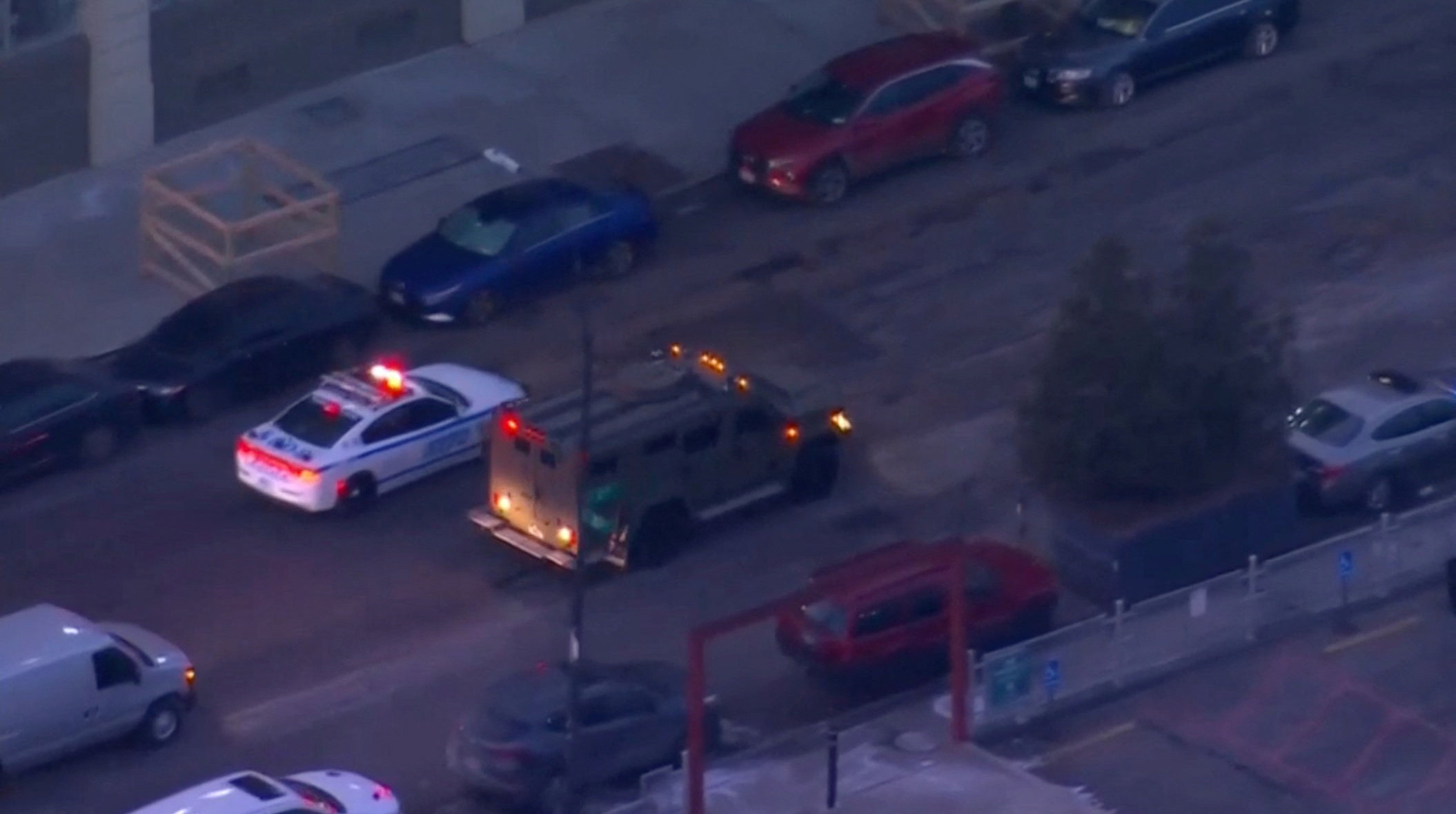 Konvoj vozil, ki naj bi Nicolasa Madura peljal na sodišče