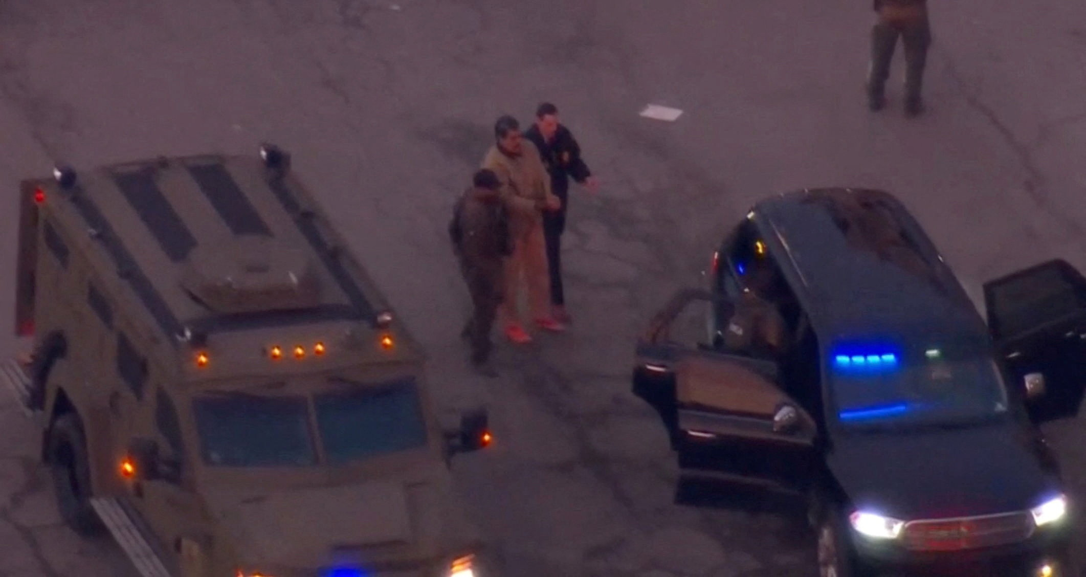 Konvoj vozil, ki naj bi Nicolasa Madura peljal na sodišče