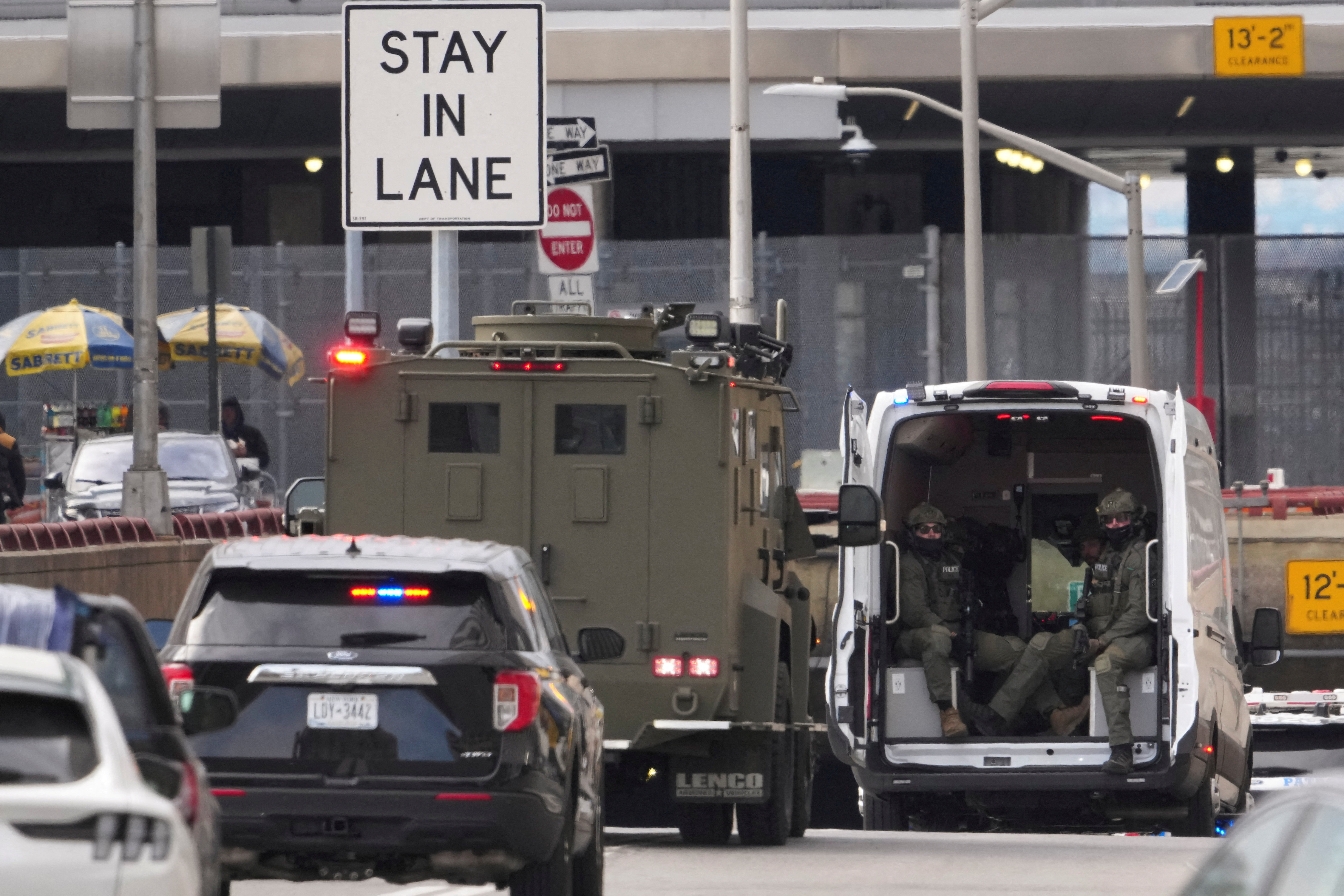 Konvoj z Nicolasom Madura zapušča sodišče