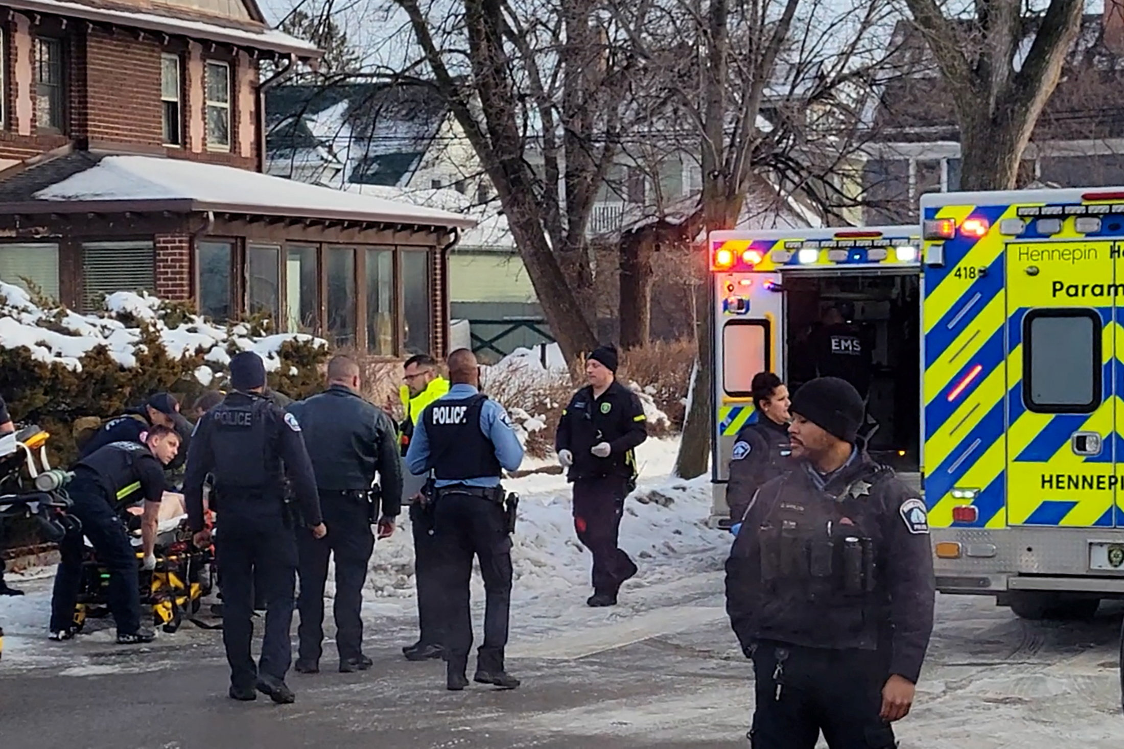 Agent ICE ustrelil žensko v Minneapolisu