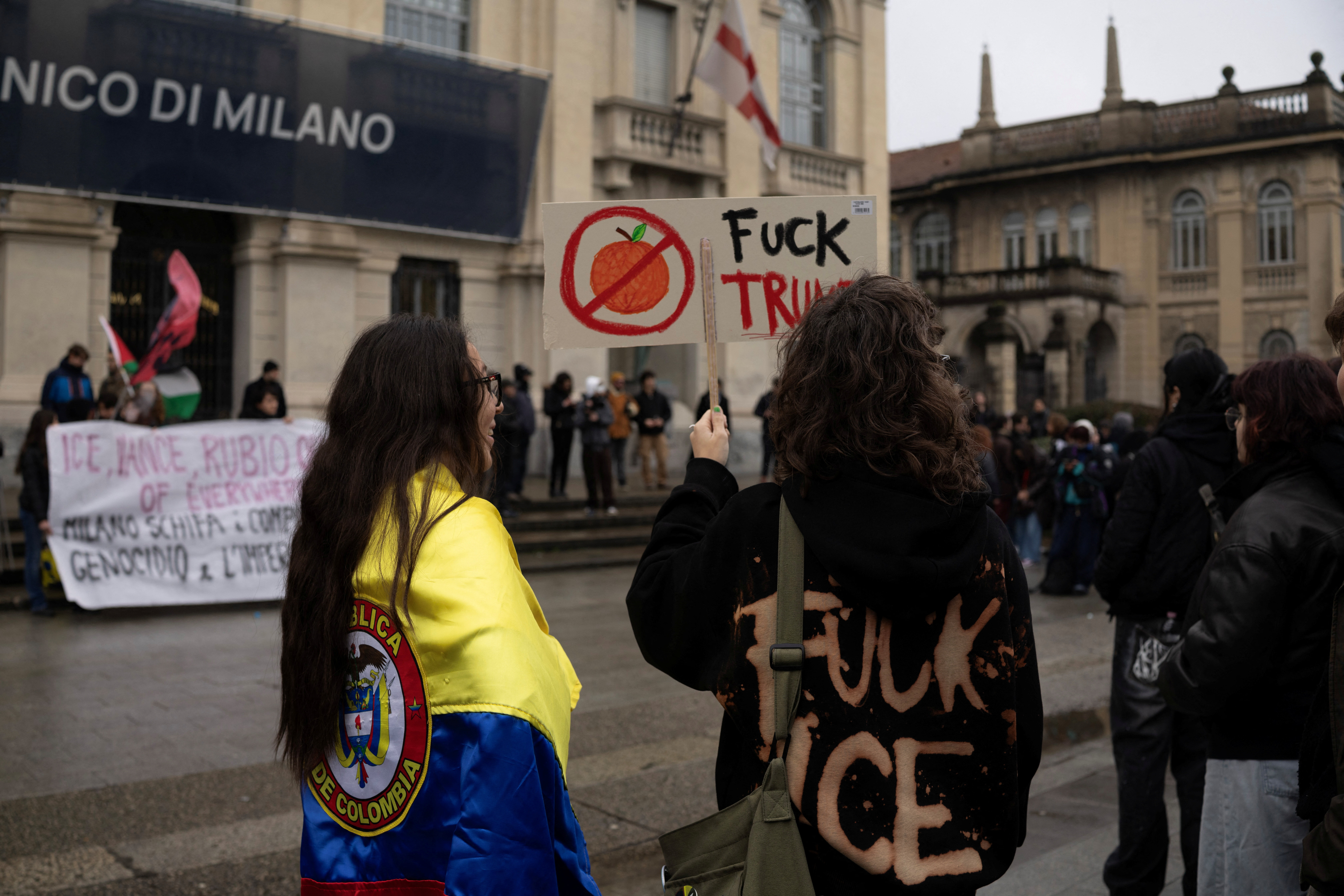 Protest proti ICE v Milanu pred začetkom zimskih olimpijskih iger