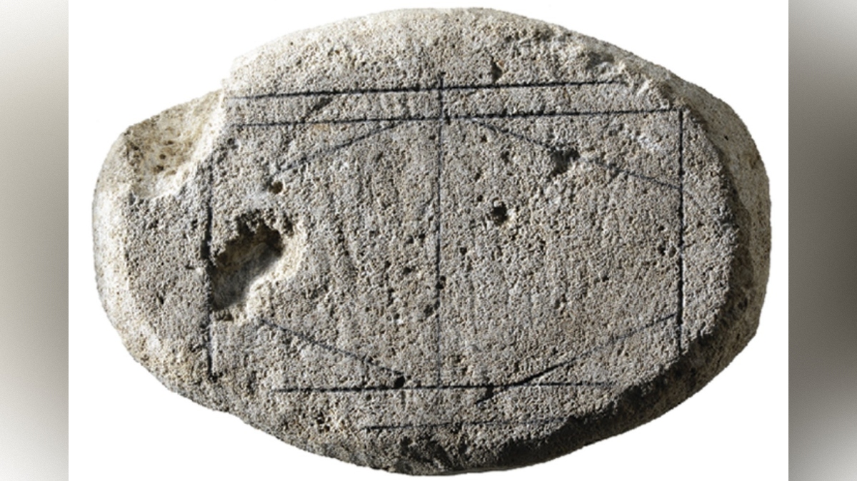 igralna plošča iz Corivalluma Foto Zajem zaslona CAMBRIDGE ORG ANTIQUIUTY W Crist et al