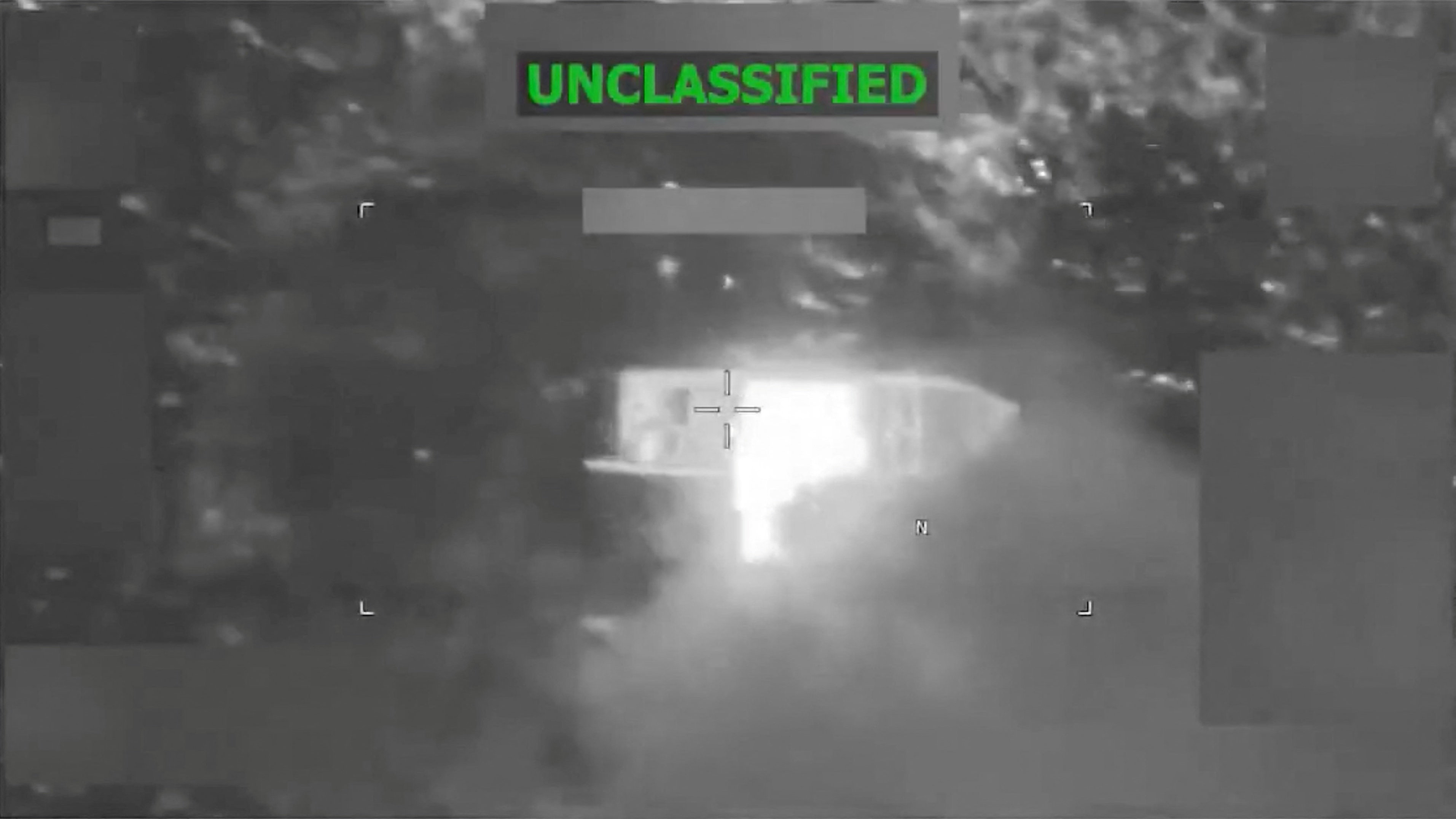 Napadeno plovilo domnevnih tihotapcev