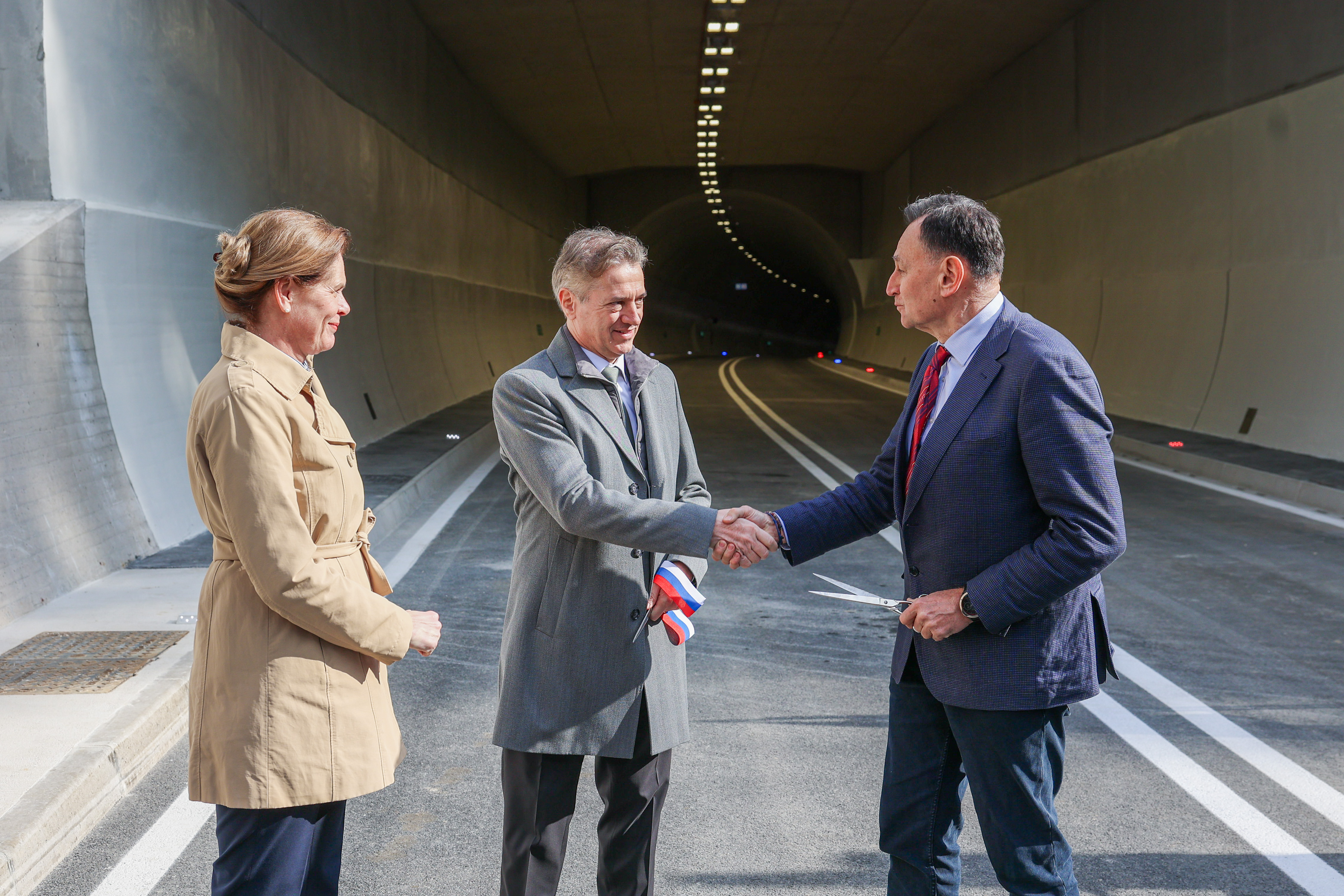 Slovesnost ob predaji prometu prvega sklopa severnega dela tretje razvojne osi