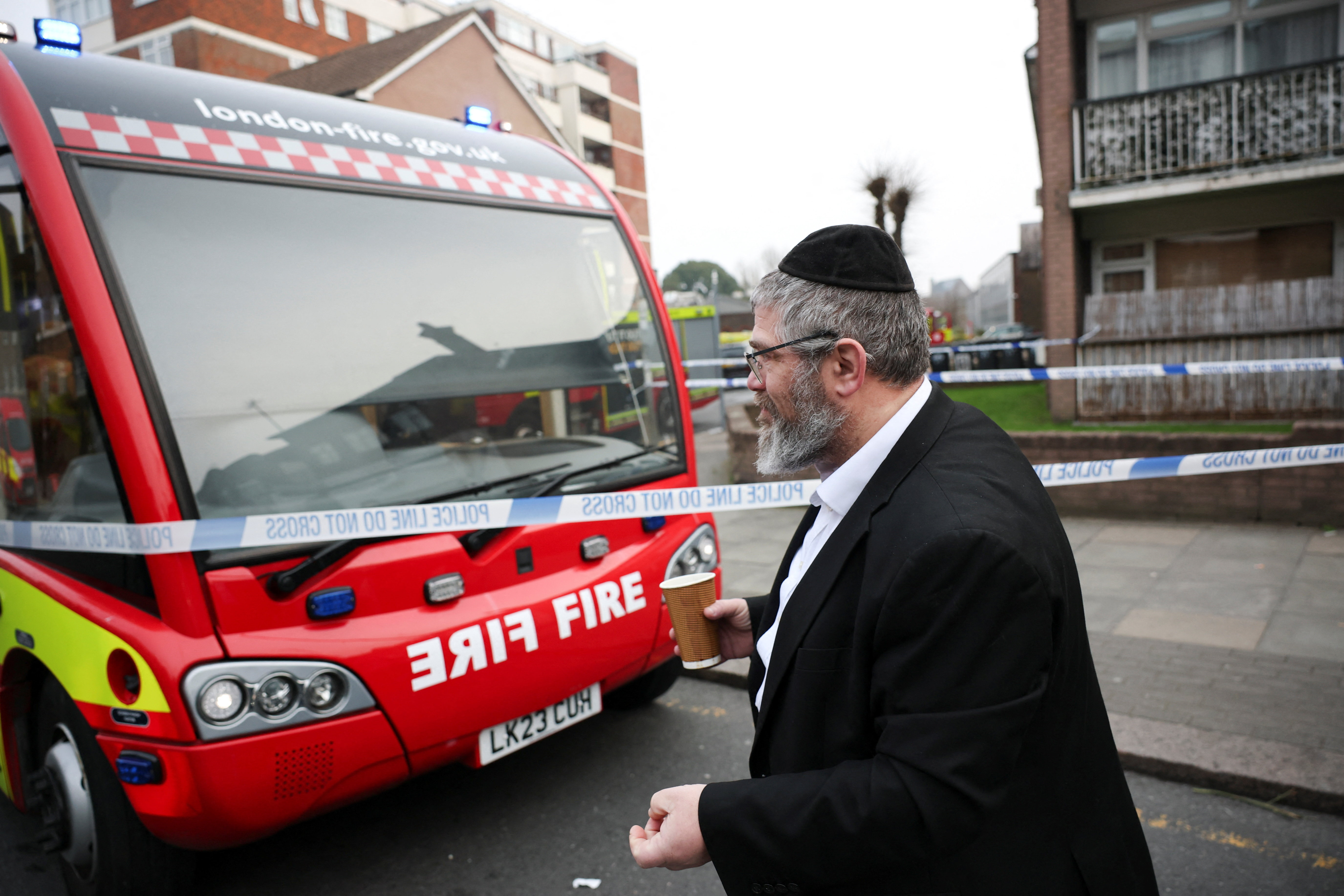 V severnem Londonu so ponoči zgorela štiri reševalna vozila judovske prostovoljske organizacije Hatzola.