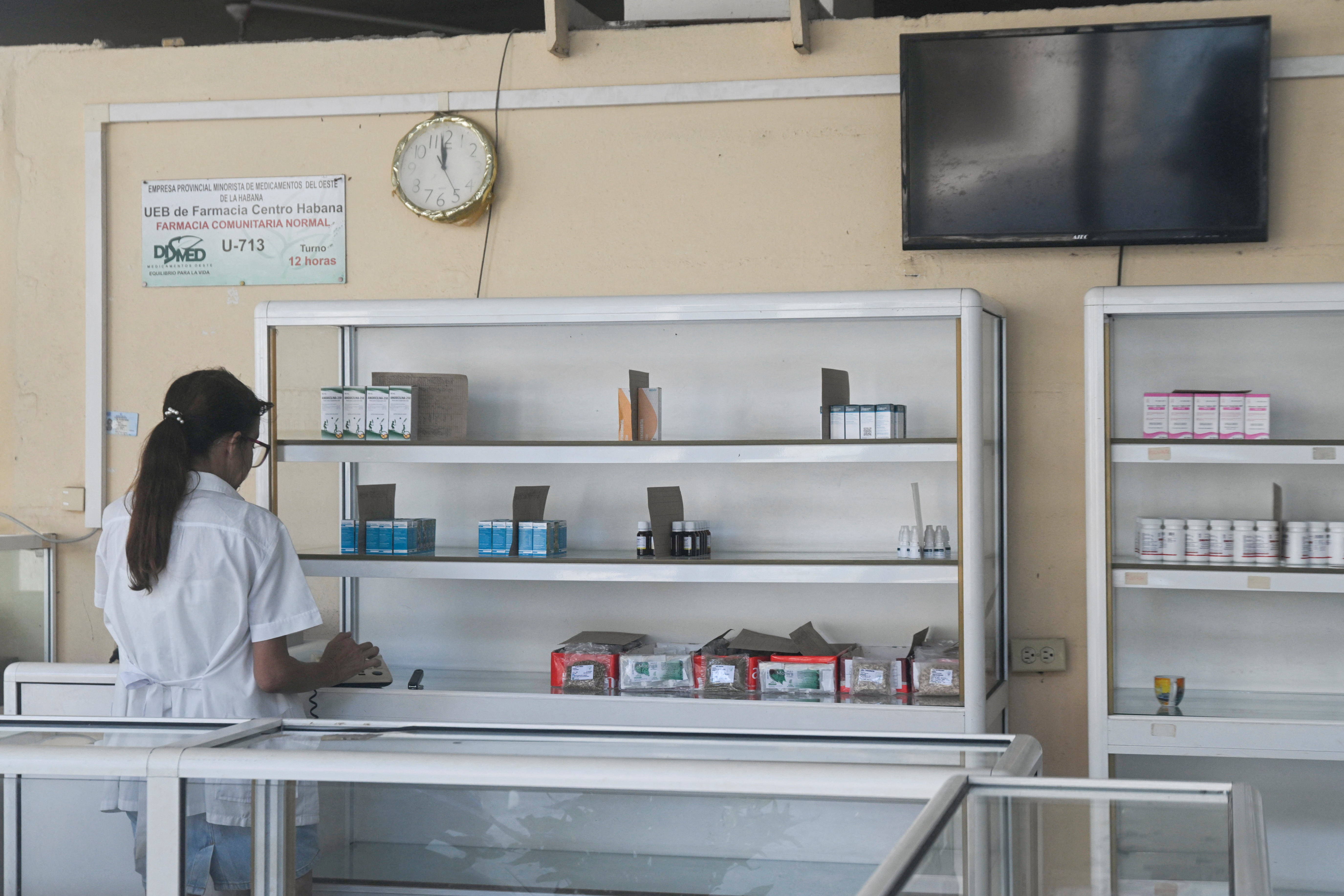 Prazna lekarna na Kubi