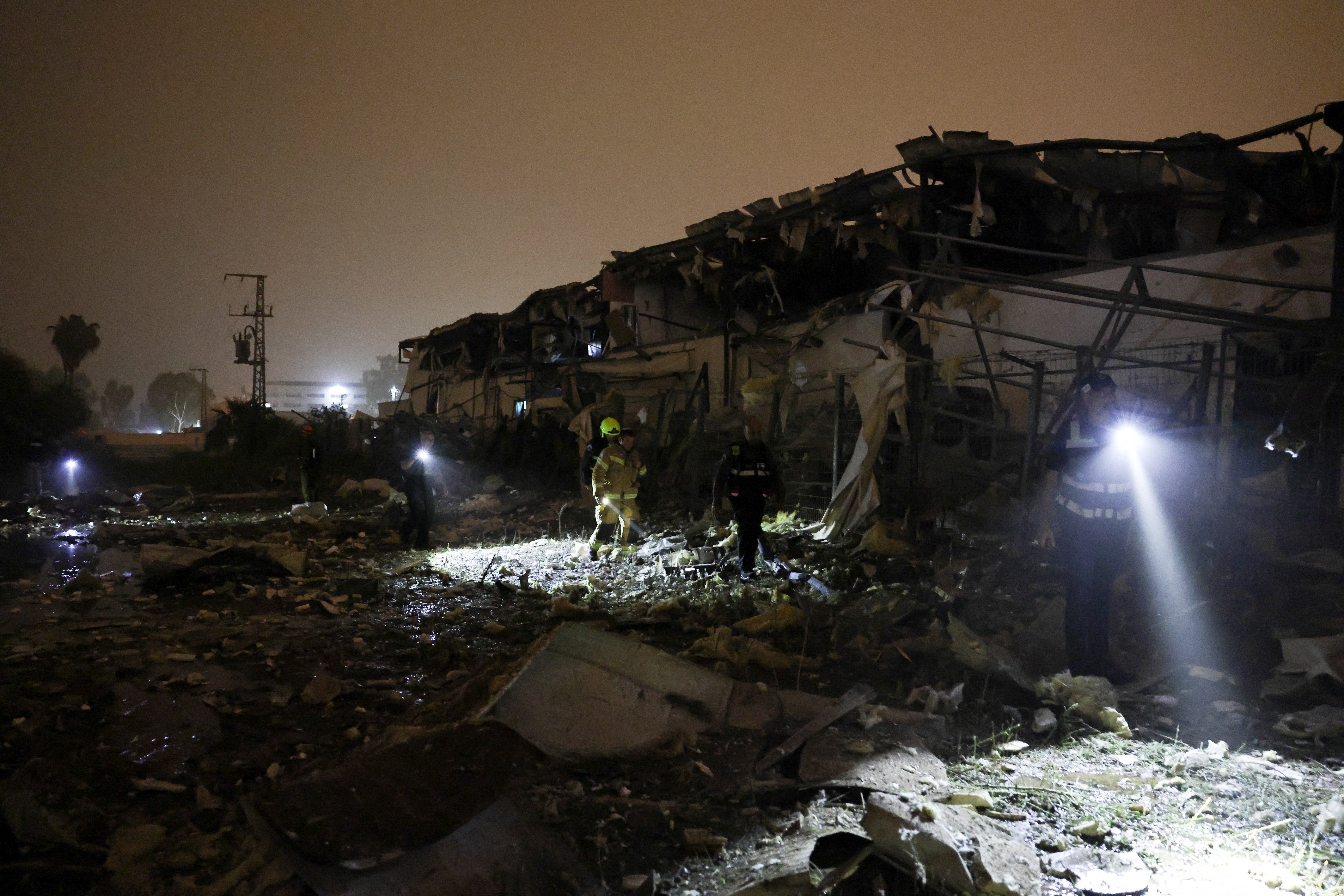 Izraelsko mesto Petah Tikva po nočnem iranskem napadu